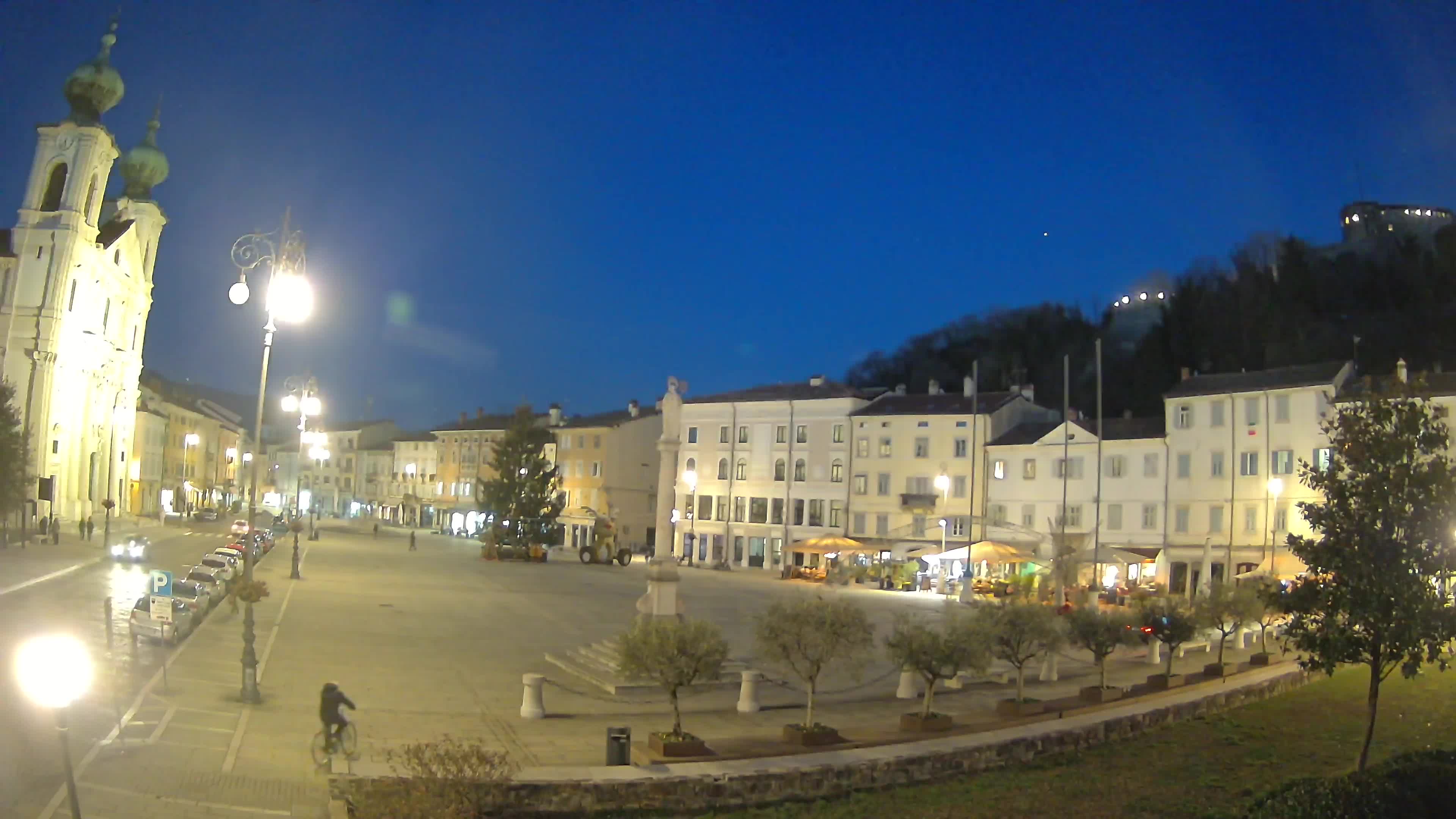 Gorizia – Plaza Vittoria – iglesia de San Pedro. Ignacio