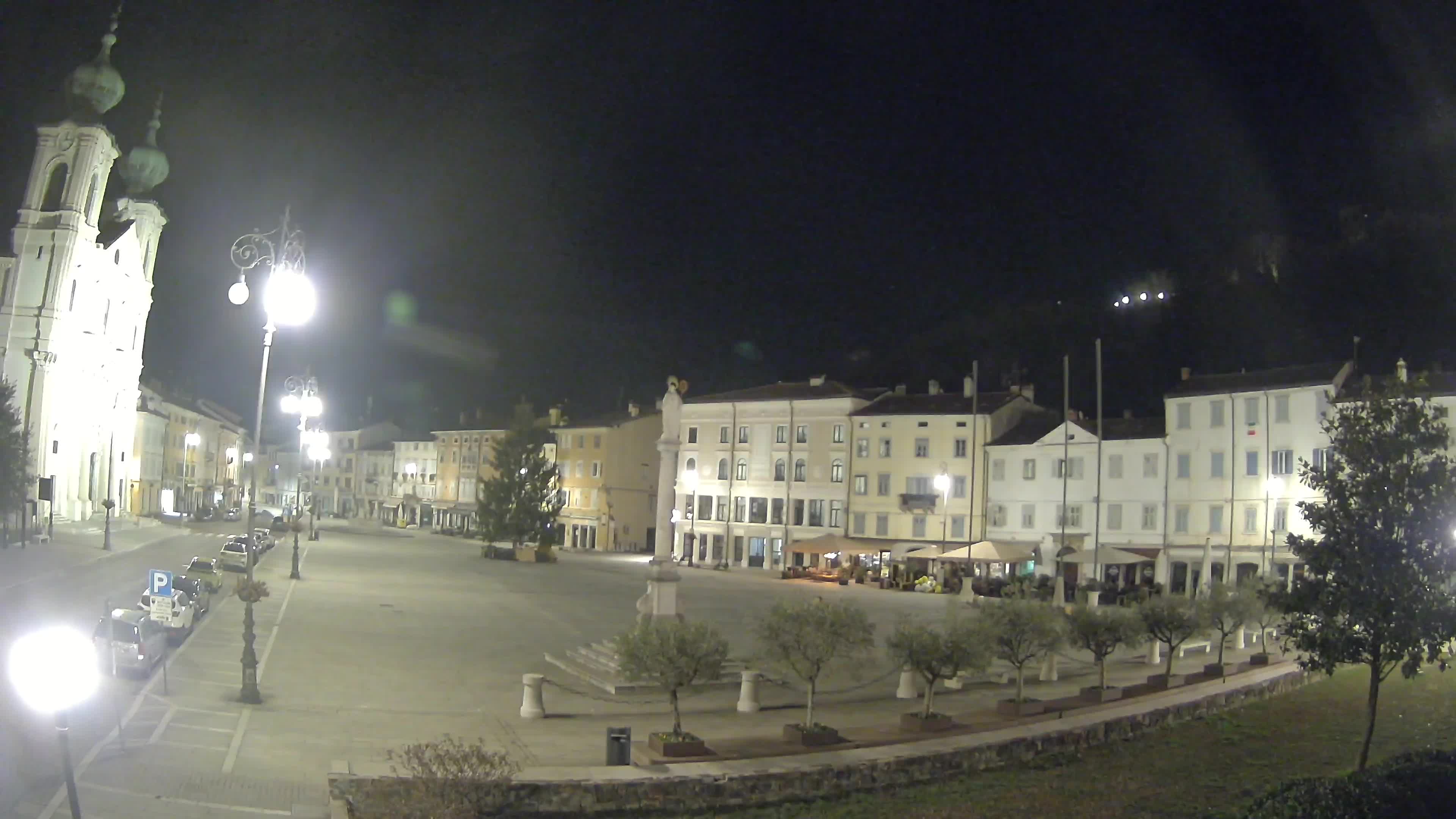 Gorizia Piazza della Vittoria e chiesa di S. Ignazio