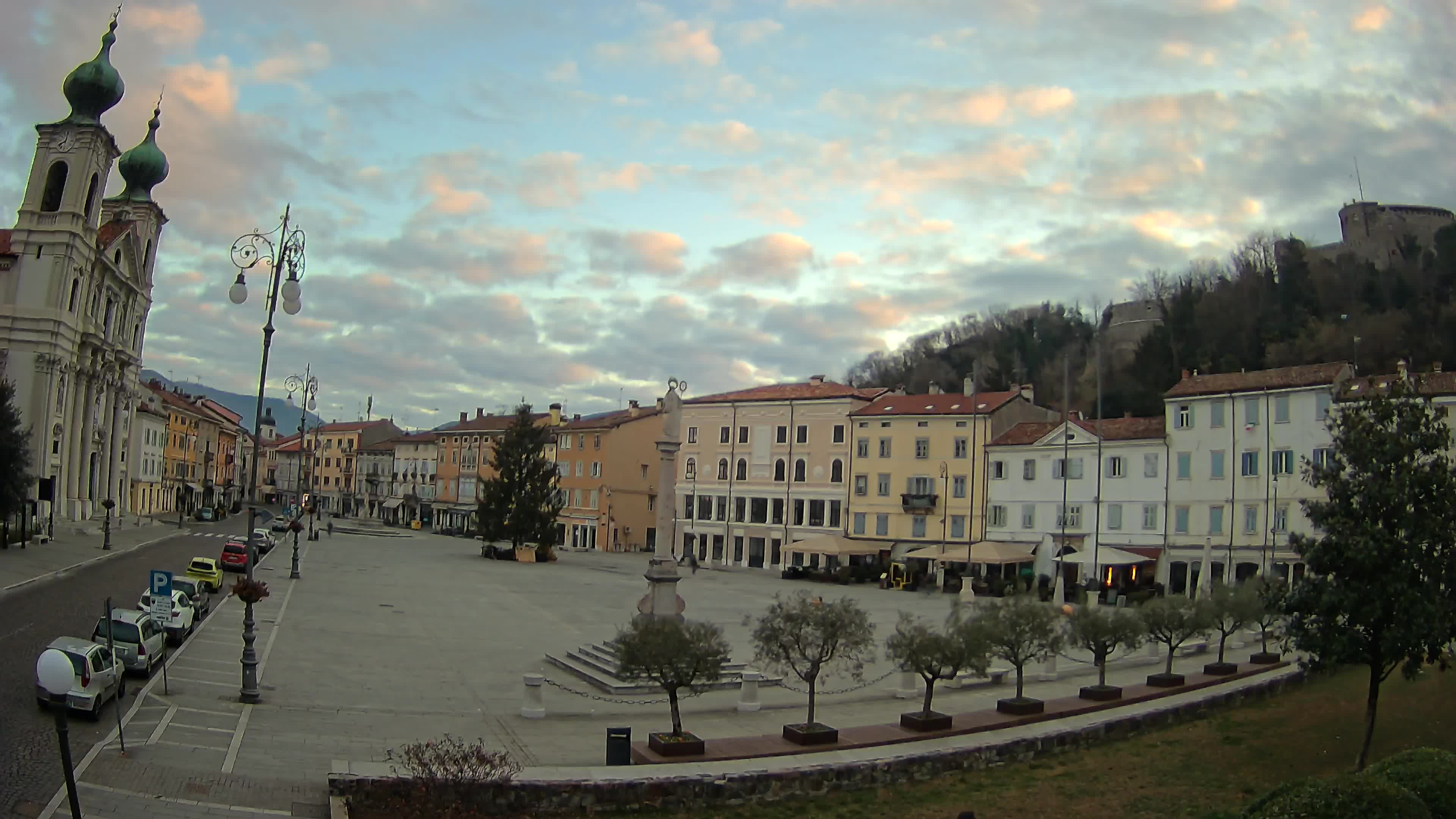 Gorizia – Plaza Vittoria – iglesia de San Pedro. Ignacio