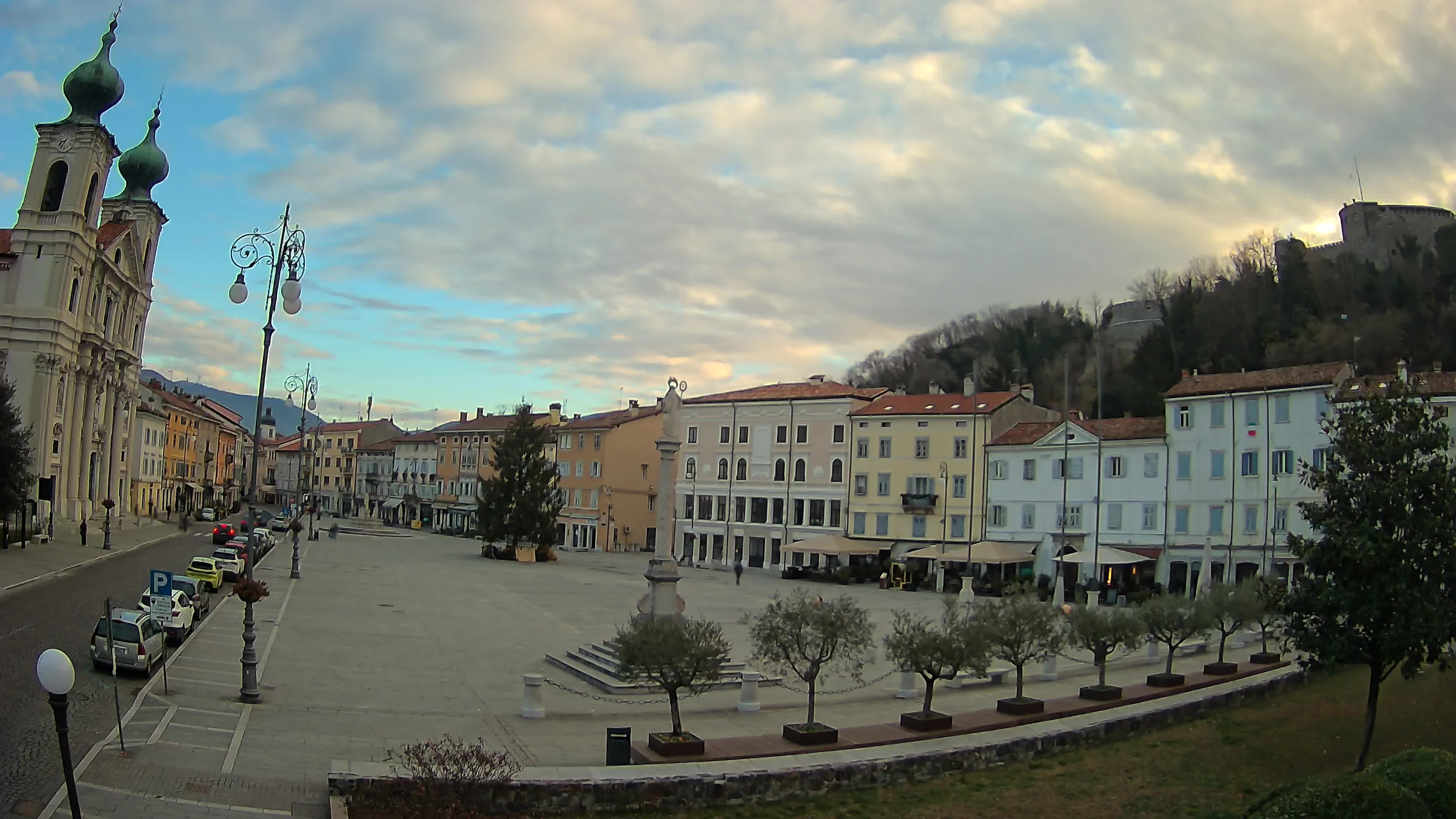 Gorizia Piazza della Vittoria e chiesa di S. Ignazio