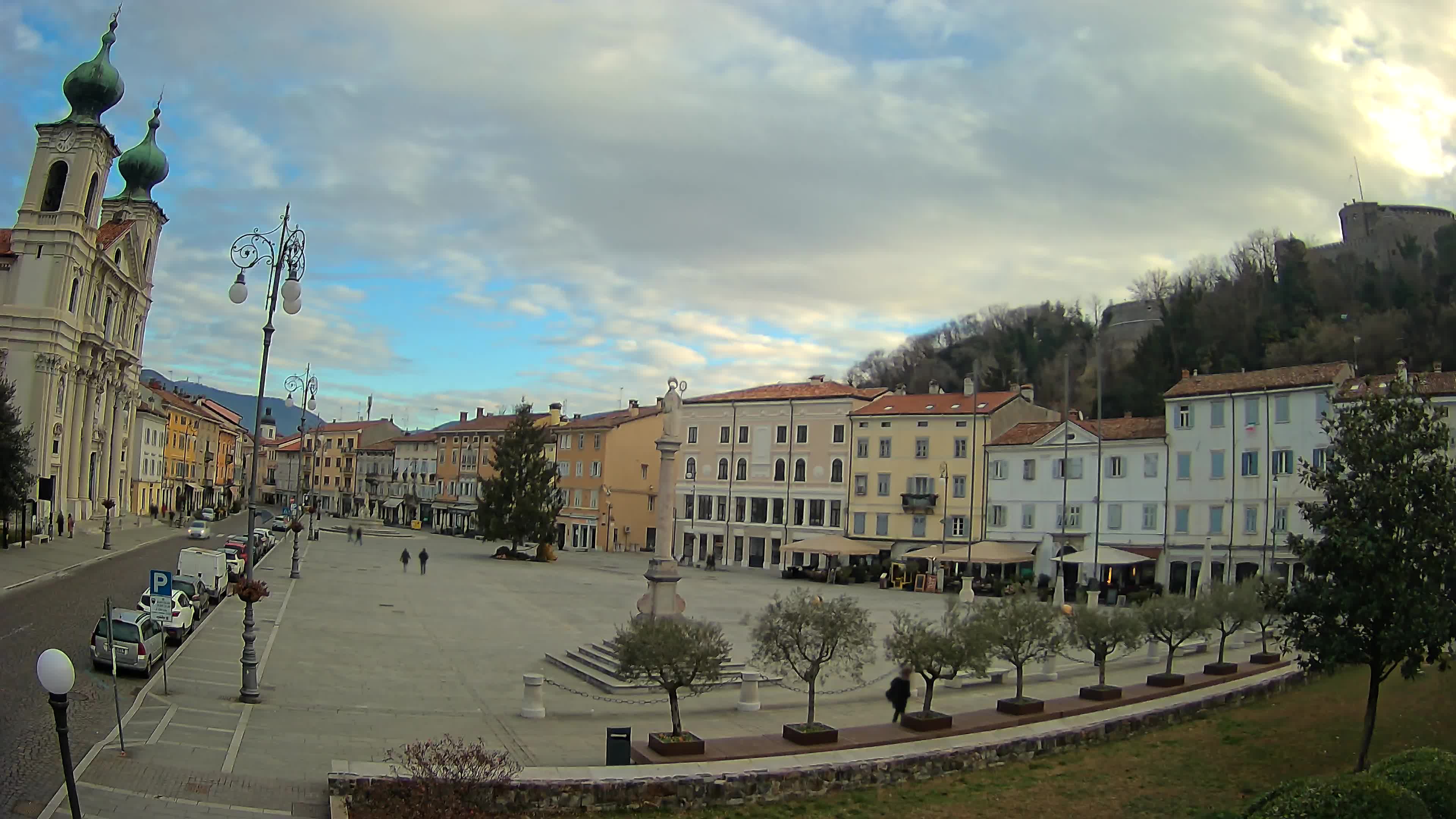 Gorizia Piazza della Vittoria e chiesa di S. Ignazio