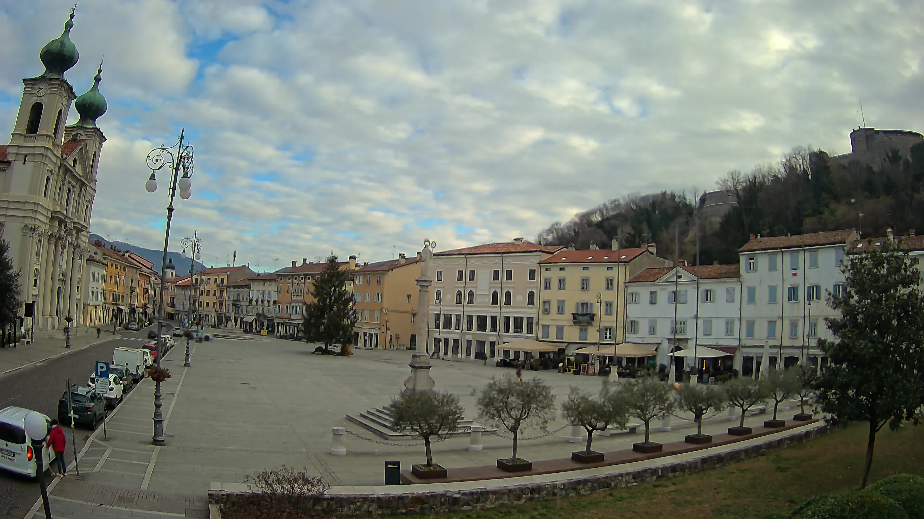 Gorizia – Plaza Vittoria – iglesia de San Pedro. Ignacio