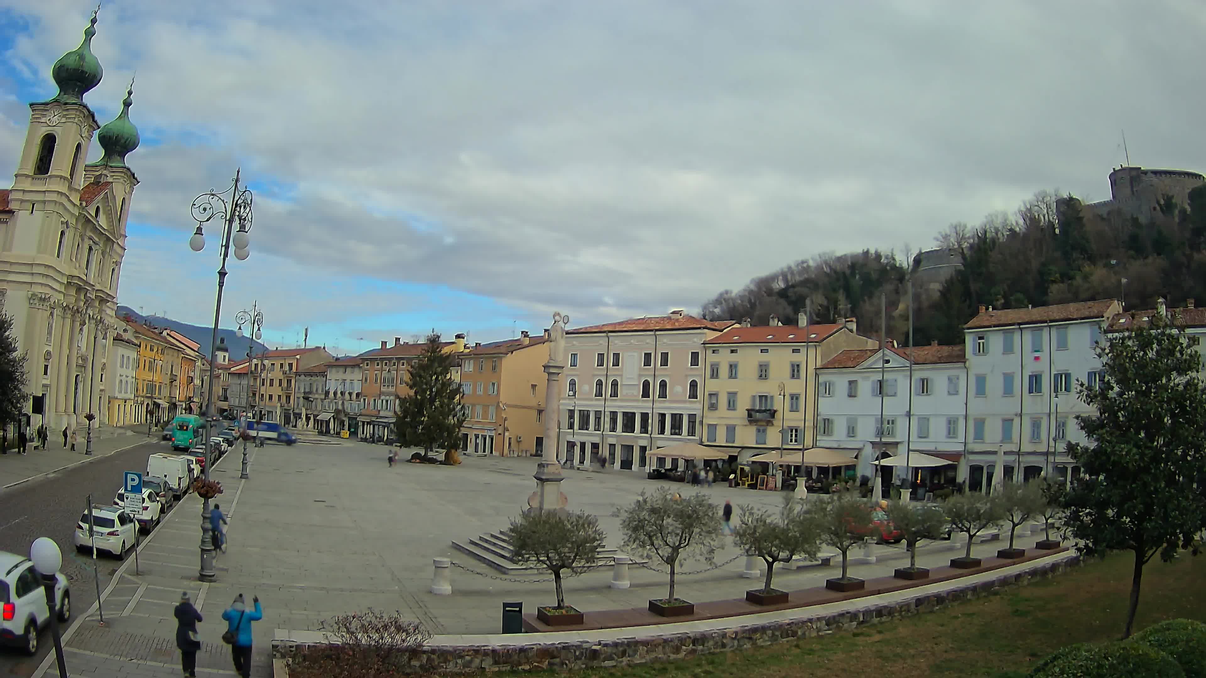 Gorizia Piazza della Vittoria e chiesa di S. Ignazio