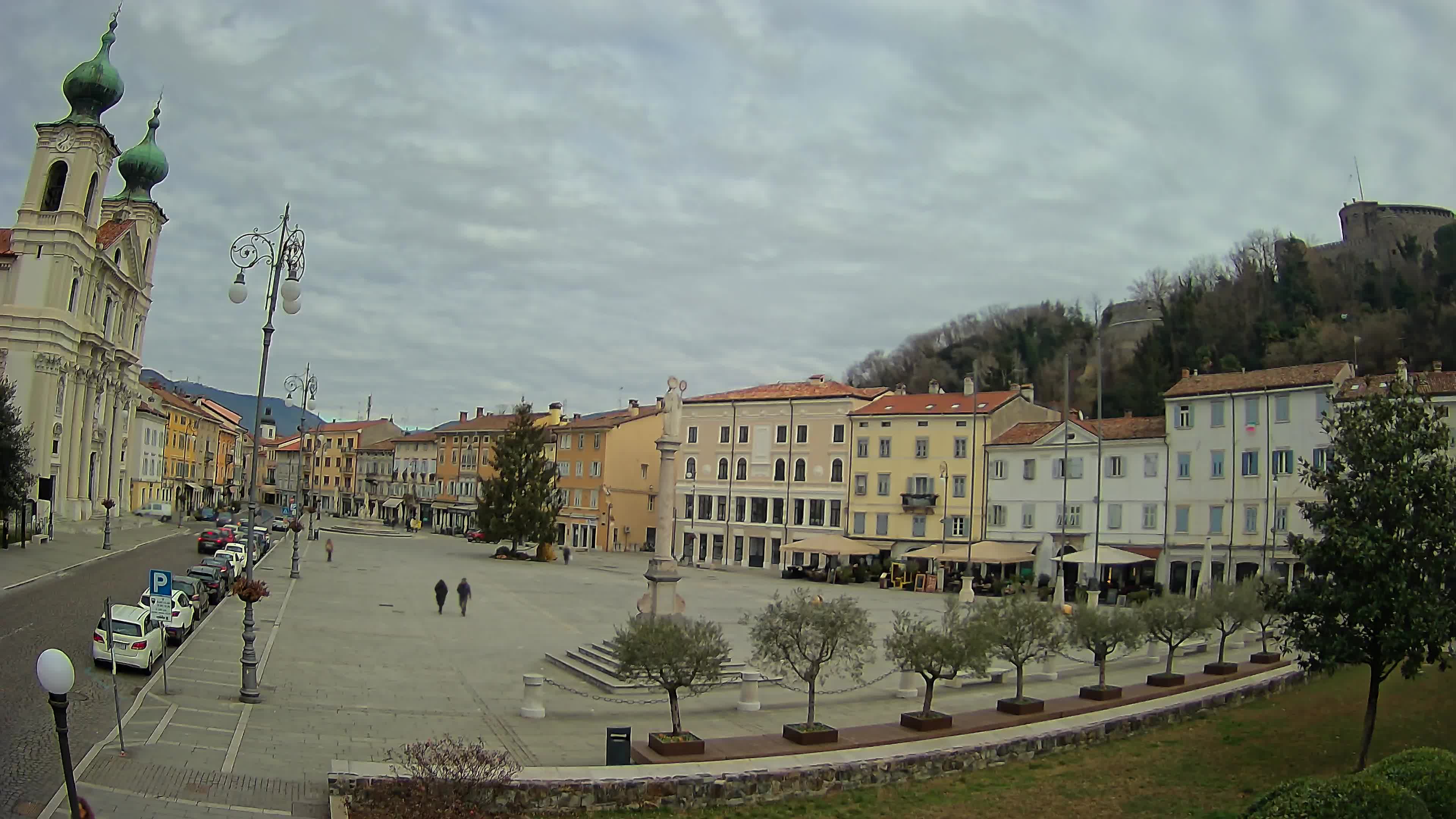Gorizia Piazza della Vittoria e chiesa di S. Ignazio