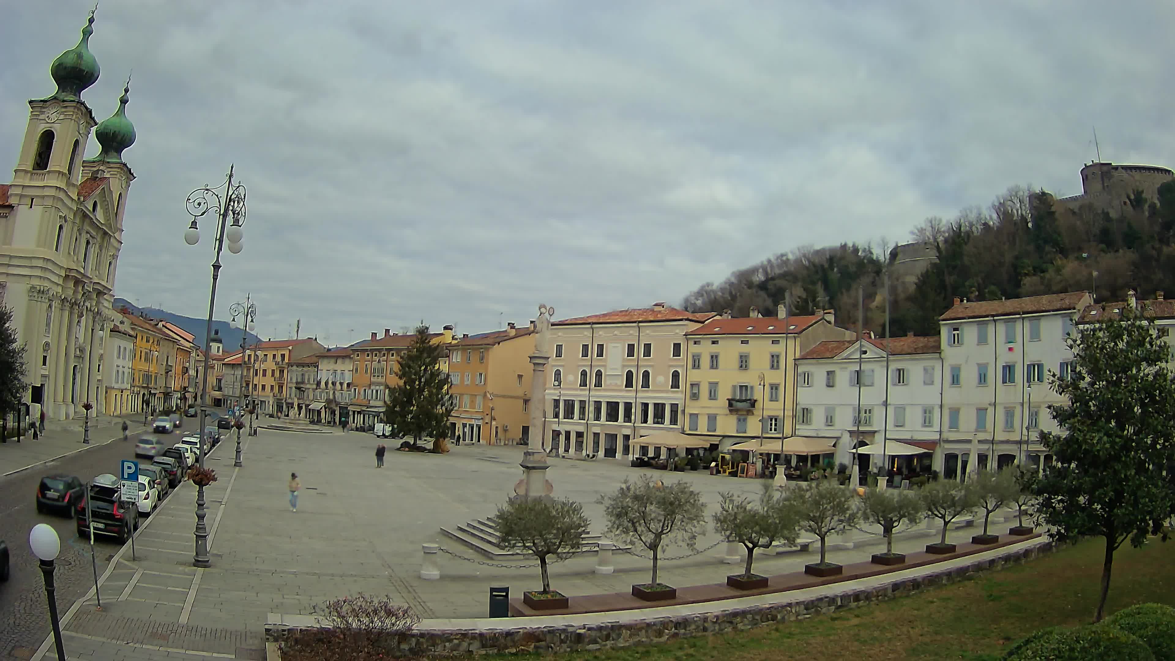 Gorizia Piazza della Vittoria e chiesa di S. Ignazio
