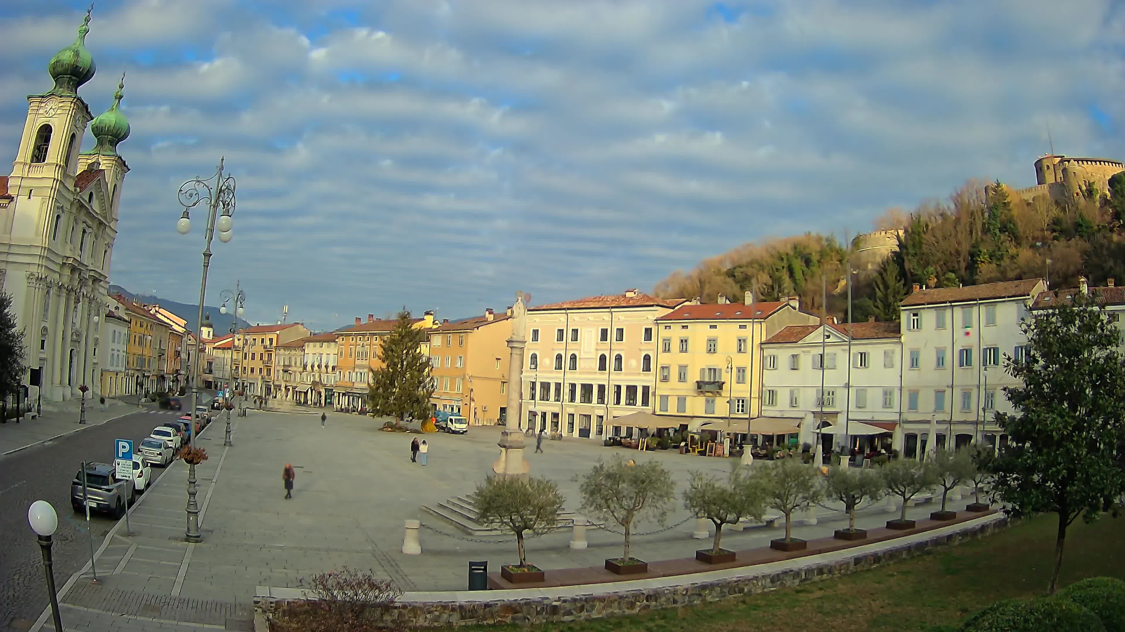Gorizia Piazza della Vittoria e chiesa di S. Ignazio
