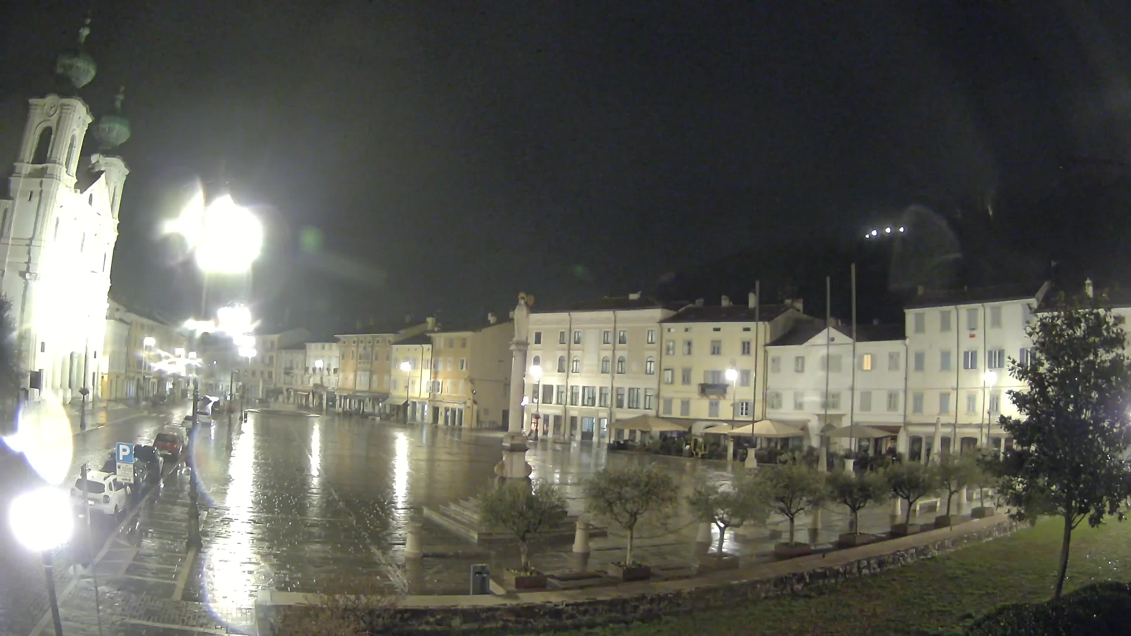 Kamera Gorica Travnik in cerkev sv. Ignacija