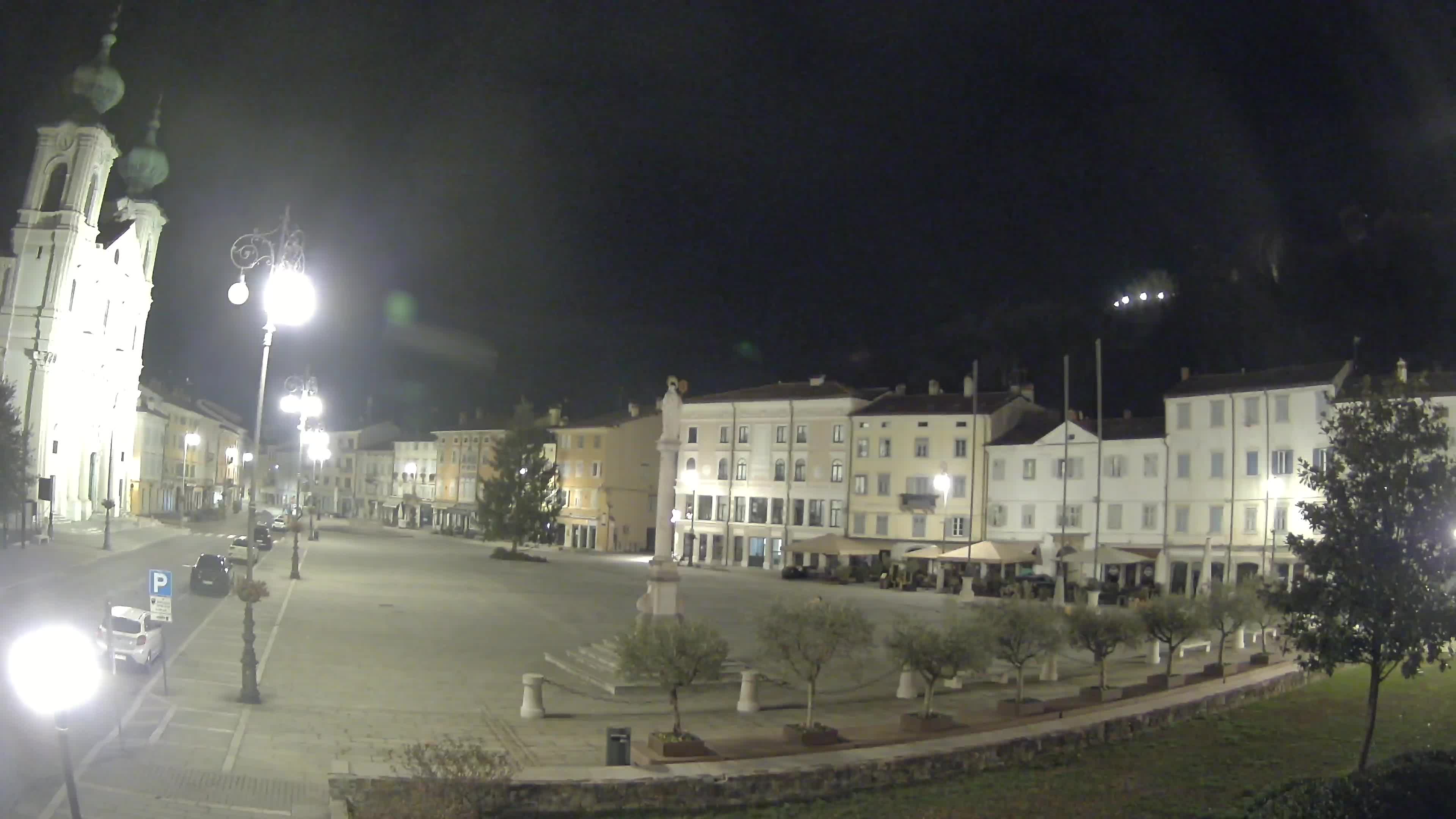 Gorizia Piazza della Vittoria e chiesa di S. Ignazio