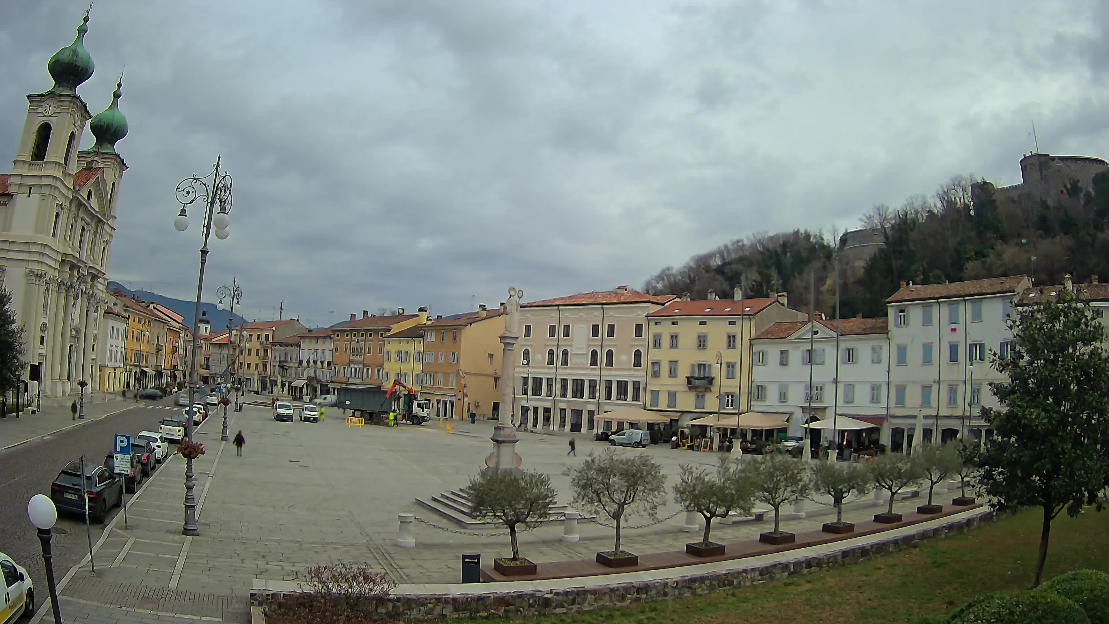 Gorizia Piazza della Vittoria e chiesa di S. Ignazio