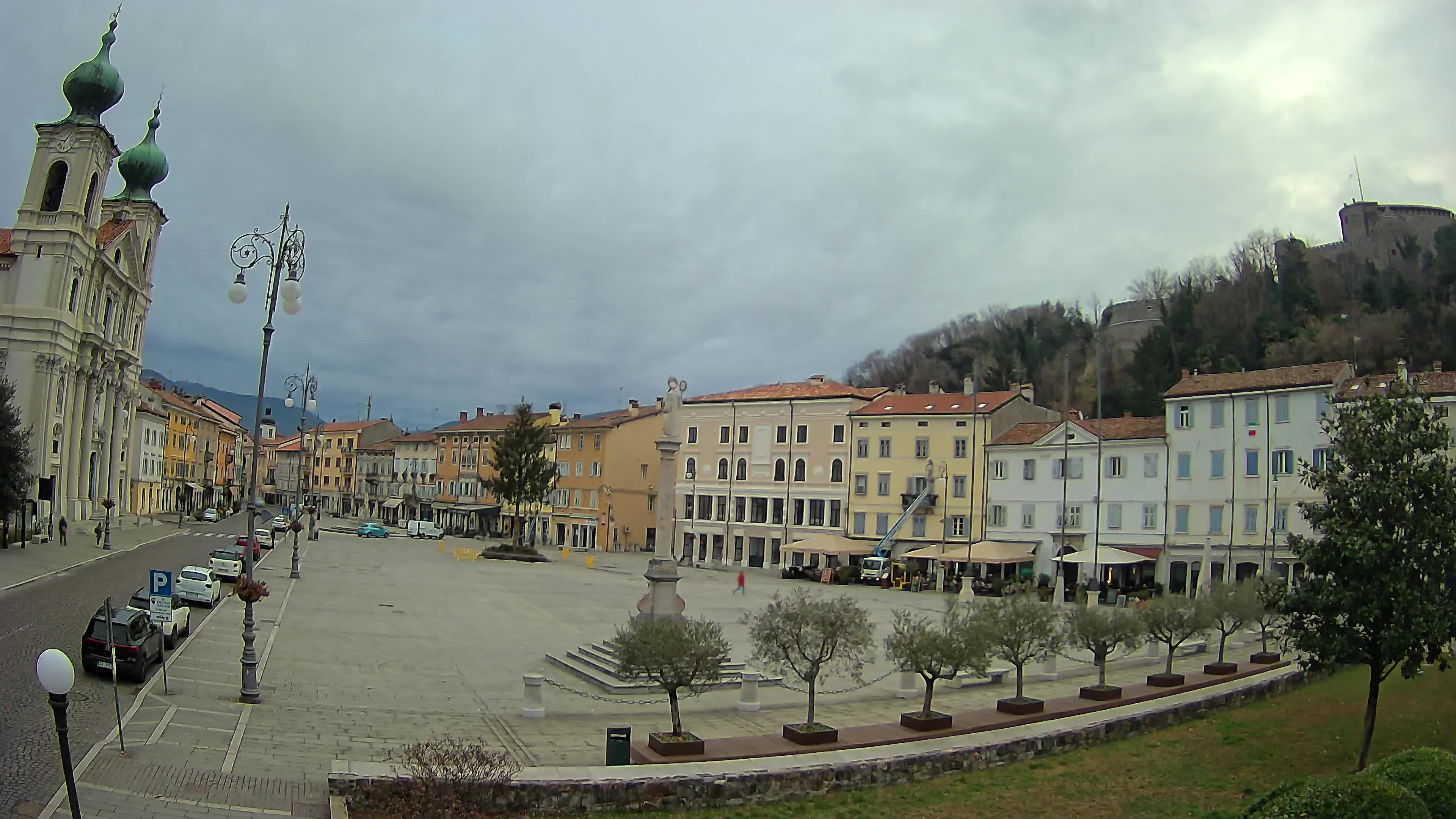 Gorizia Piazza della Vittoria e chiesa di S. Ignazio