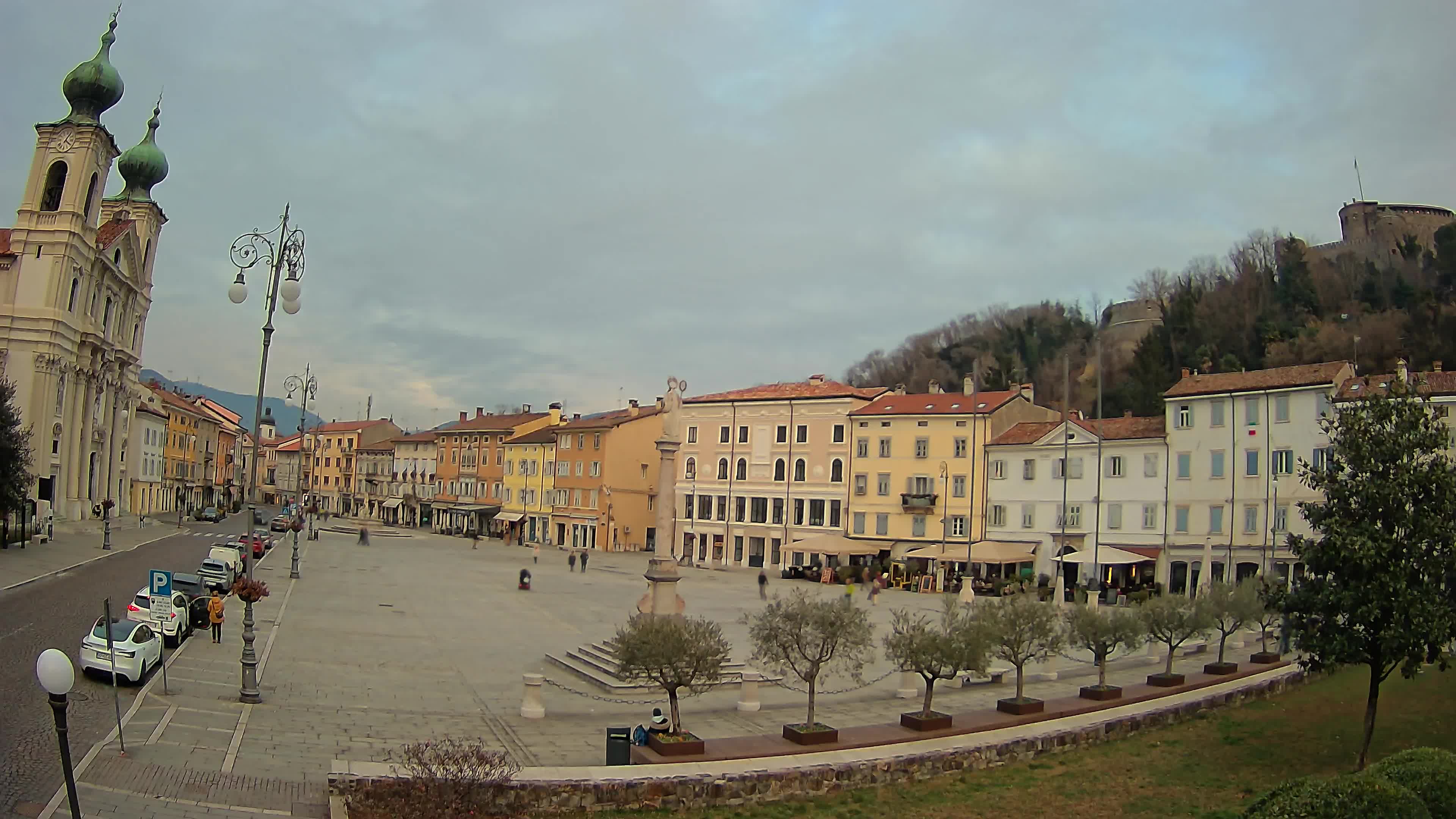 Gorizia – Plaza Vittoria – iglesia de San Pedro. Ignacio