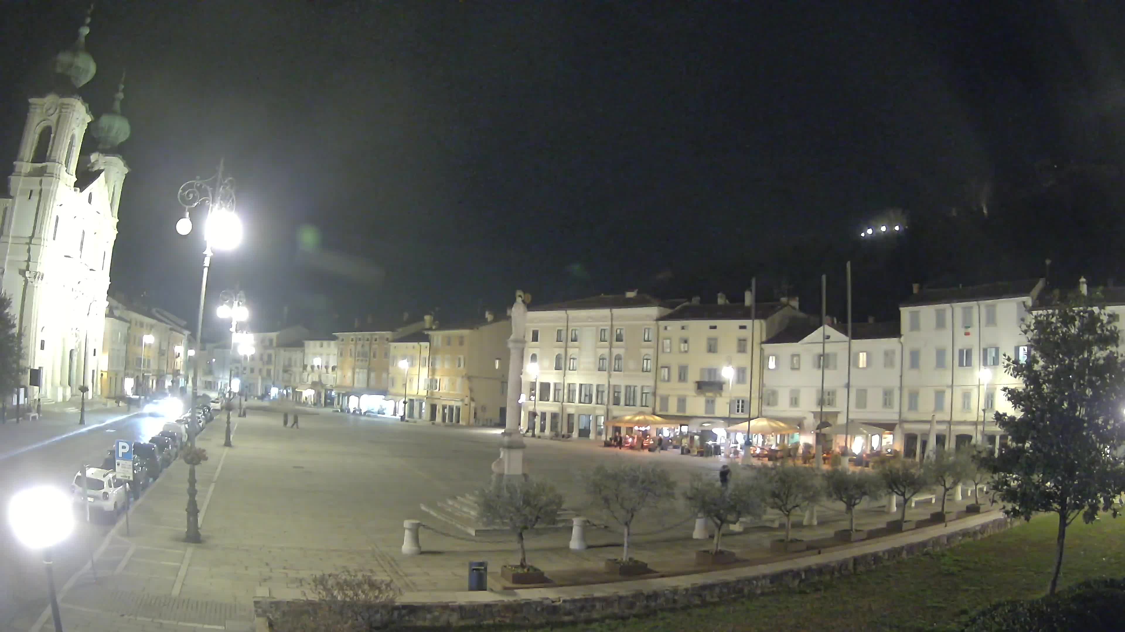 Gorizia Piazza della Vittoria e chiesa di S. Ignazio