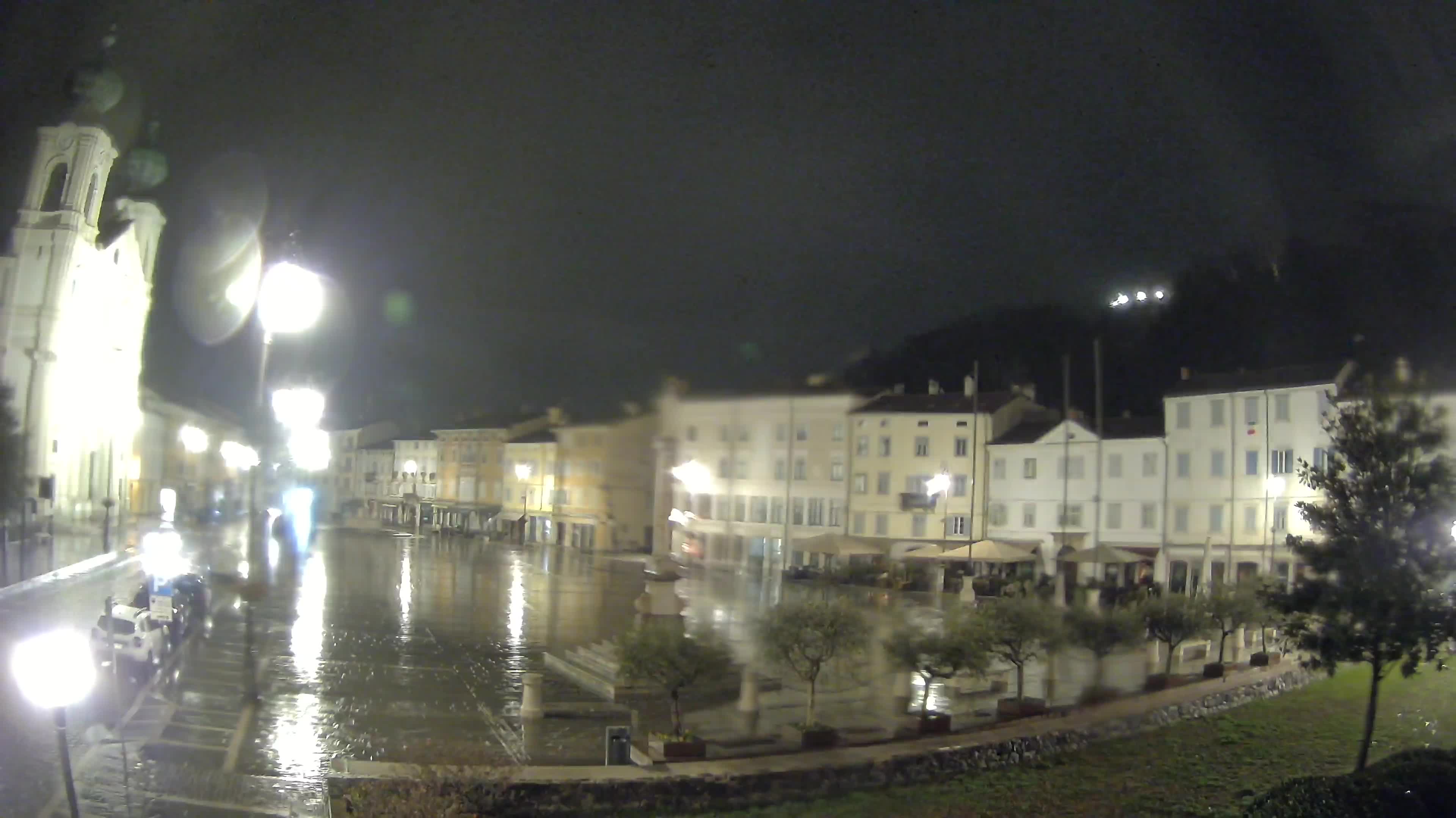 Gorizia Piazza della Vittoria e chiesa di S. Ignazio