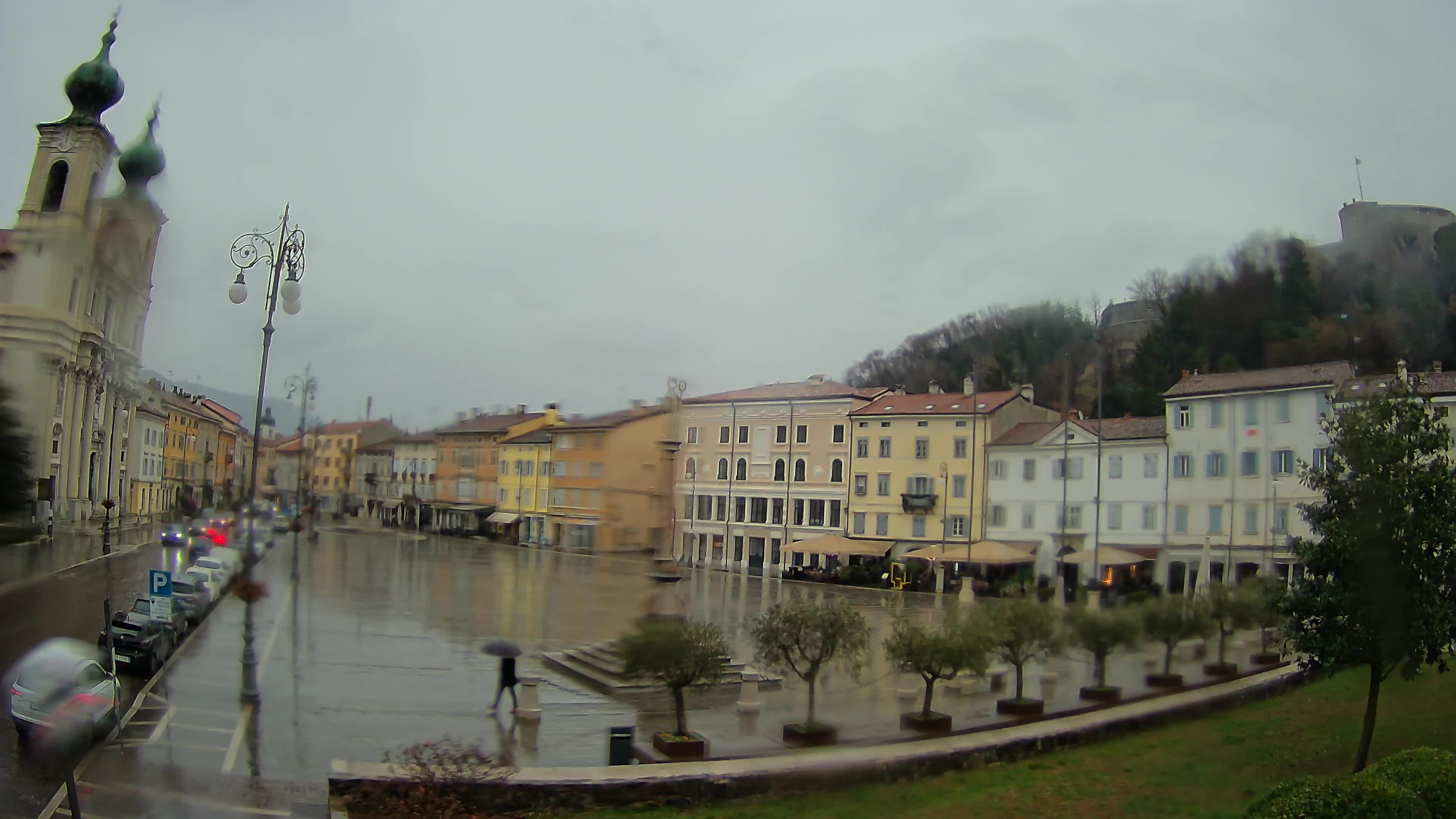 Gorizia Piazza della Vittoria e chiesa di S. Ignazio