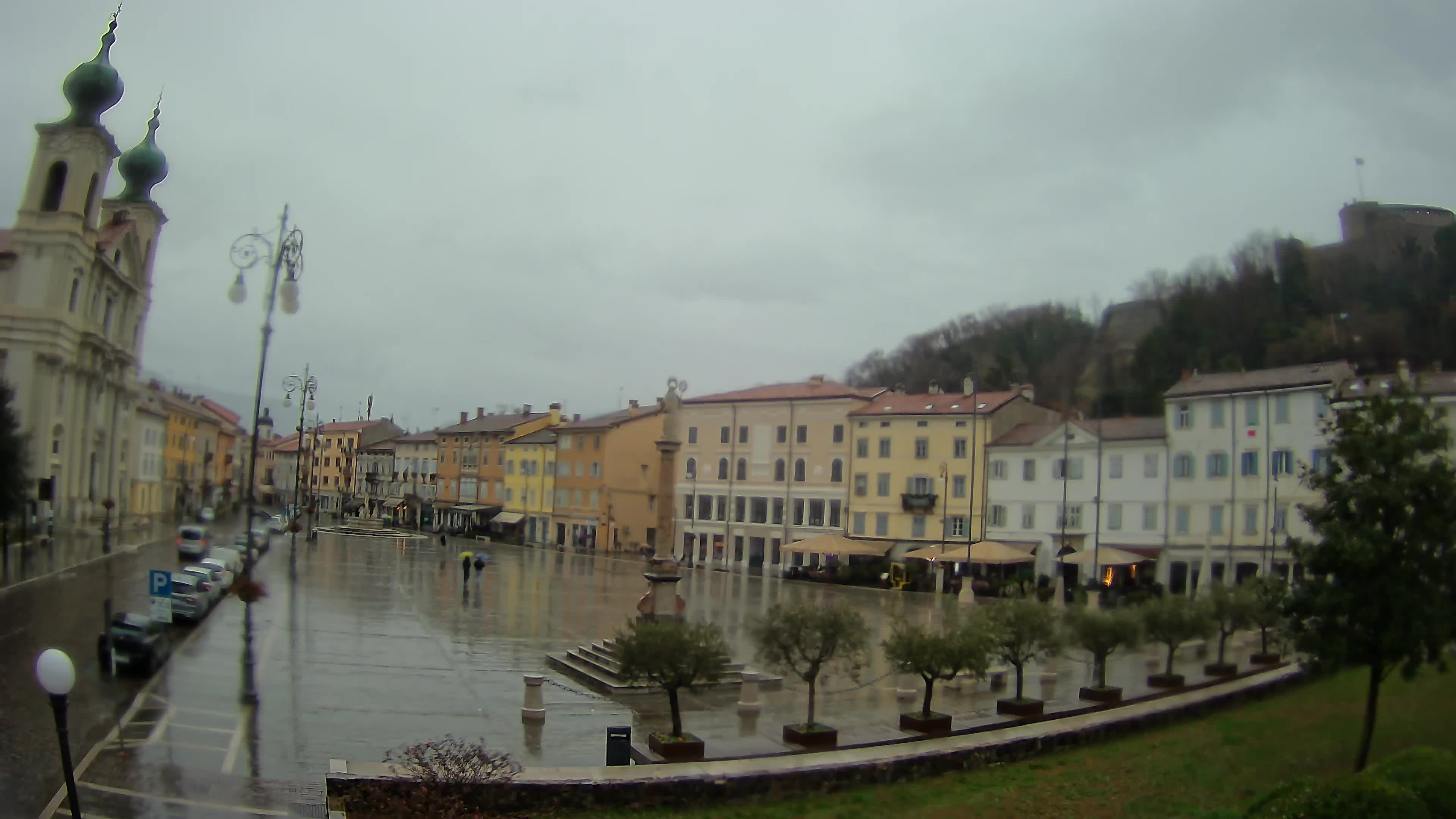 Gorizia Piazza della Vittoria e chiesa di S. Ignazio