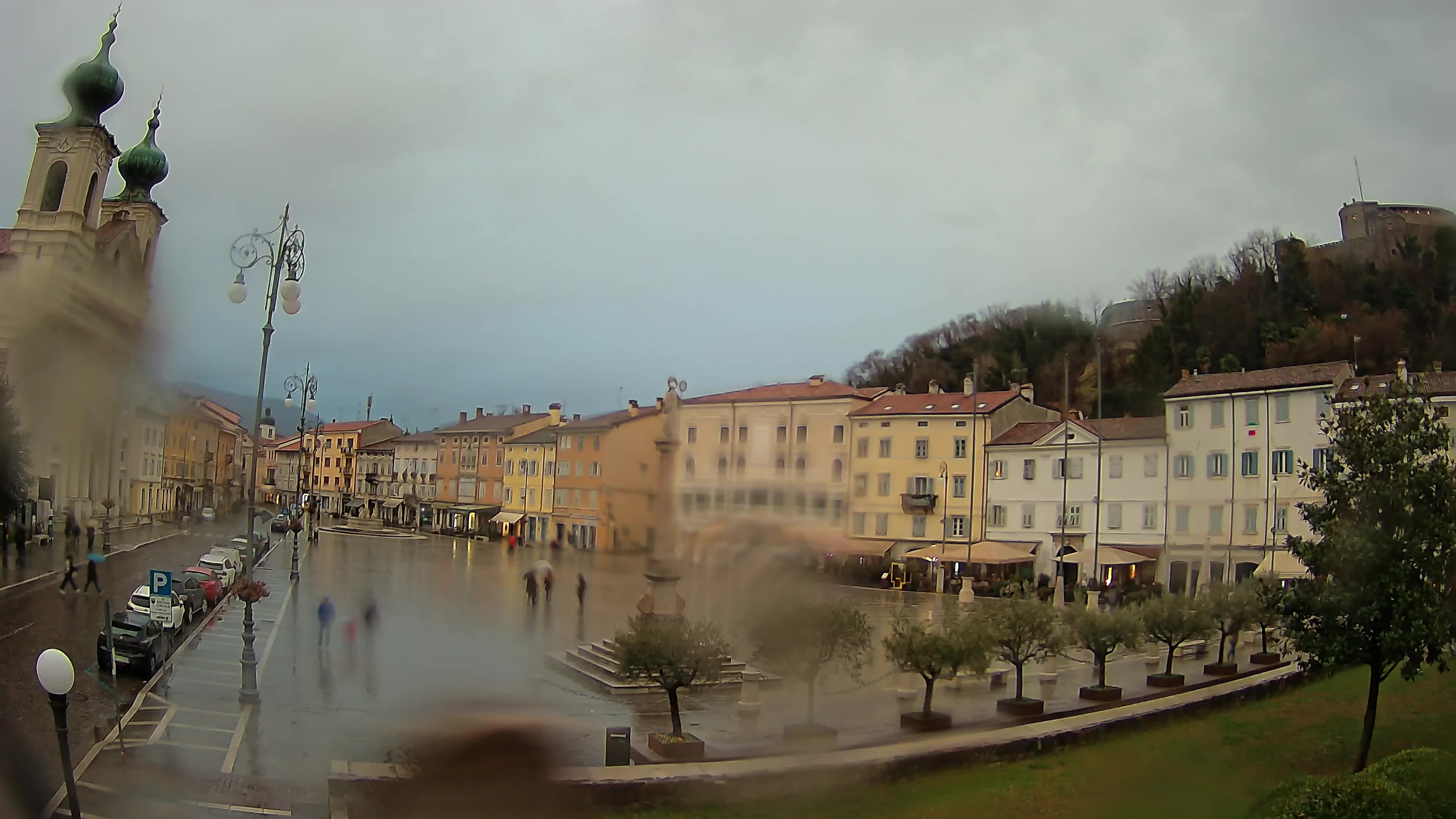 Gorizia – Plaza Vittoria – iglesia de San Pedro. Ignacio