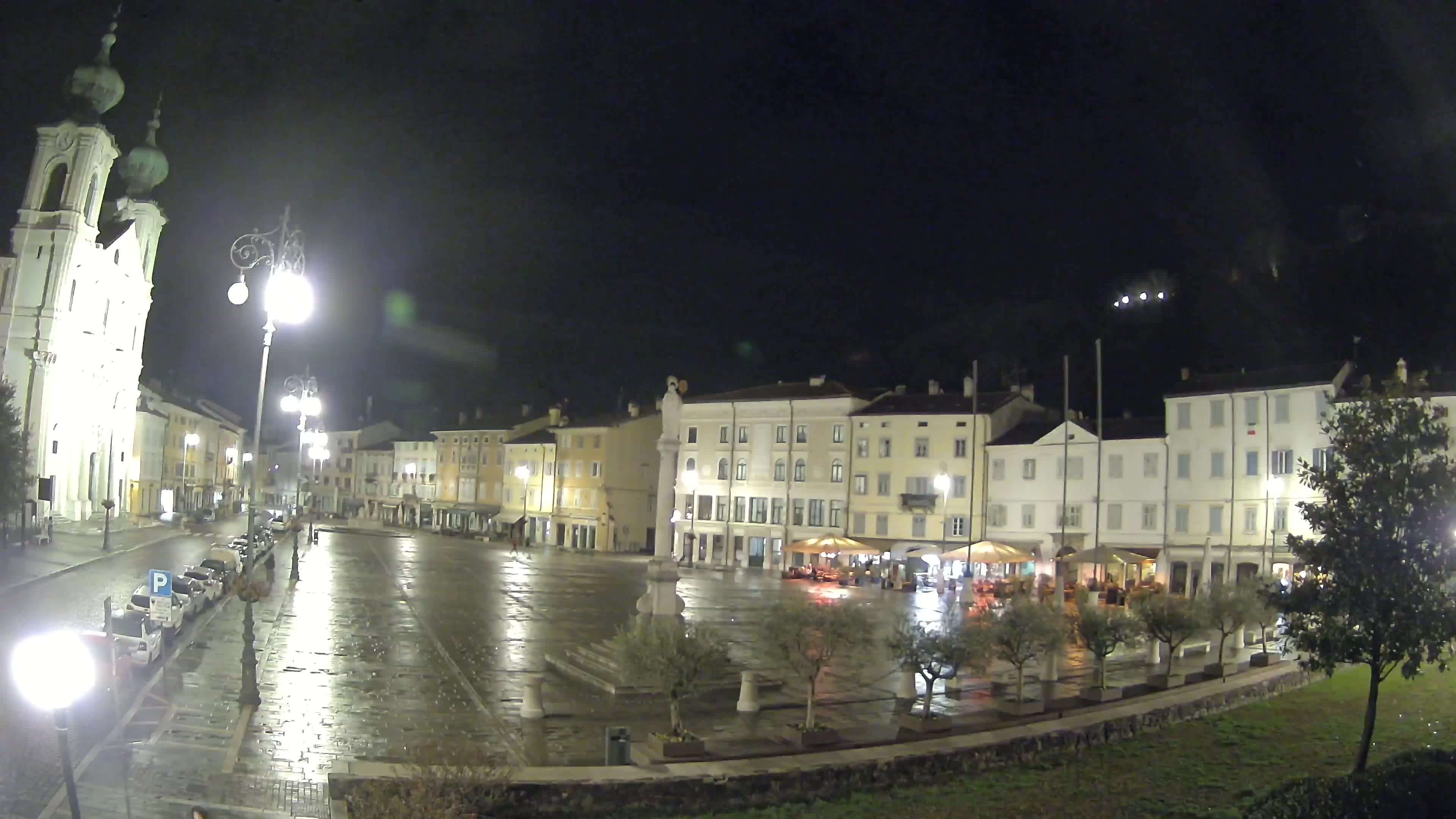 Gorizia – Plaza Vittoria – iglesia de San Pedro. Ignacio