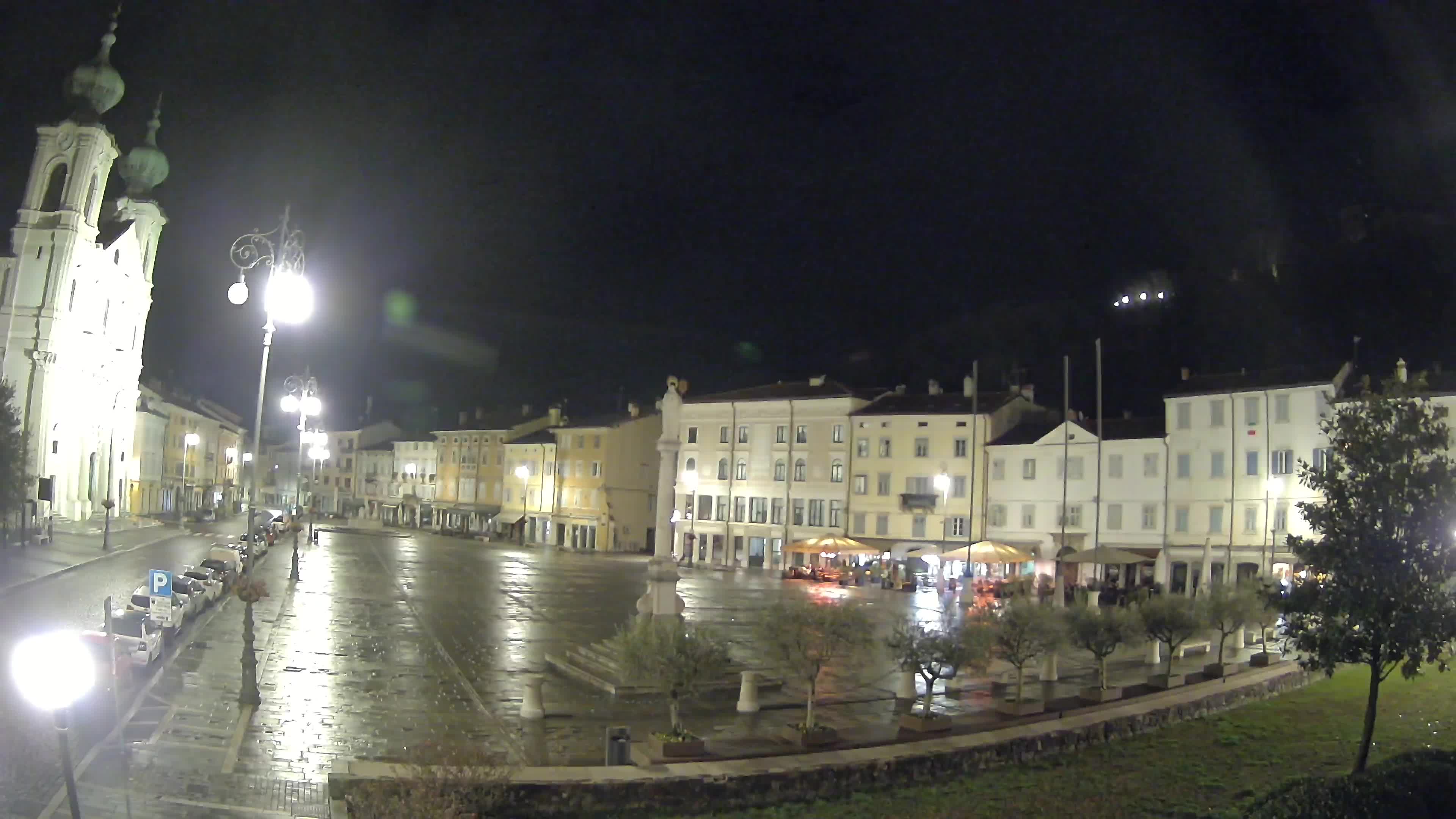 Gorizia – Plaza Vittoria – iglesia de San Pedro. Ignacio