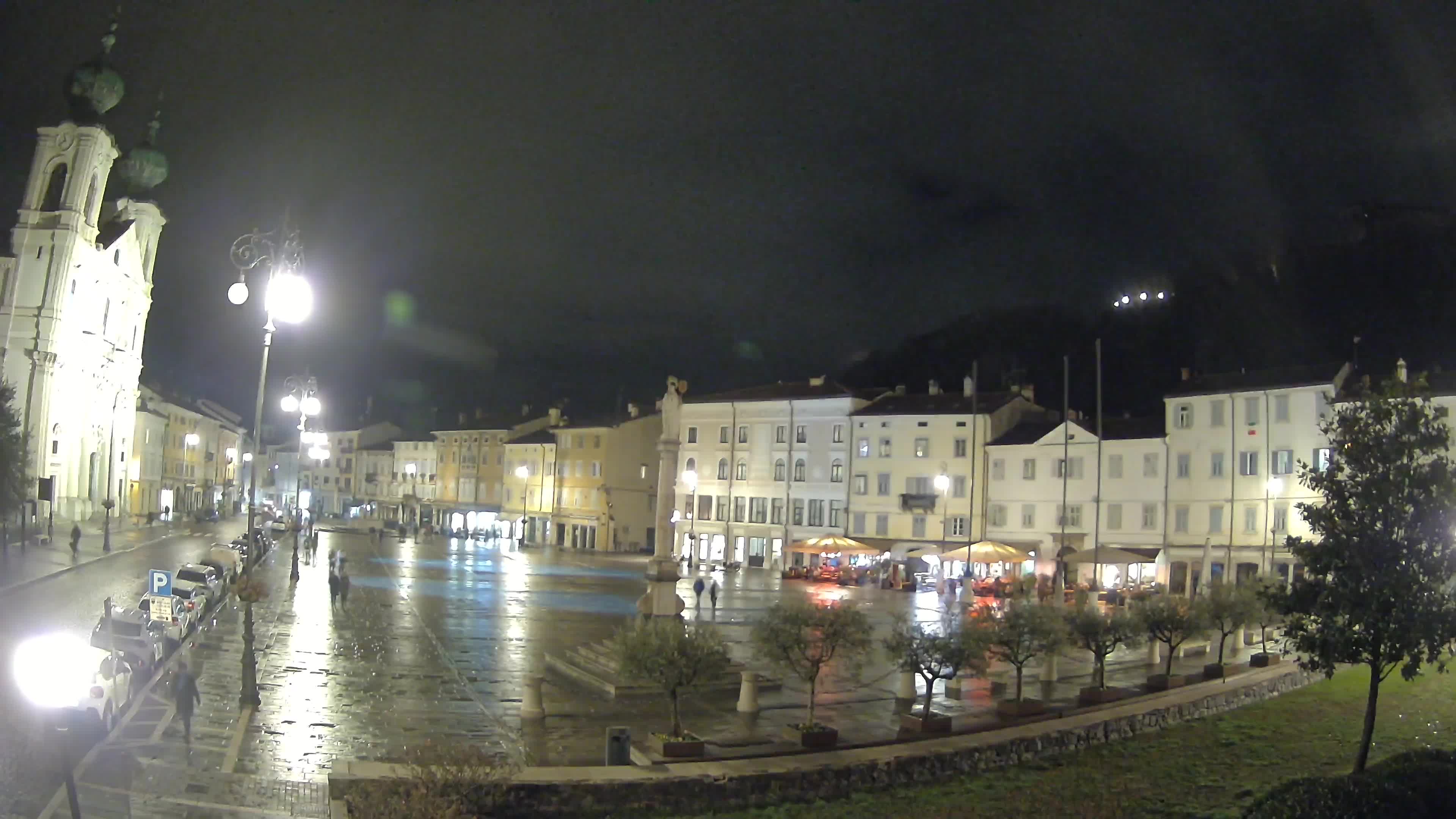 Kamera Gorica Travnik in cerkev sv. Ignacija
