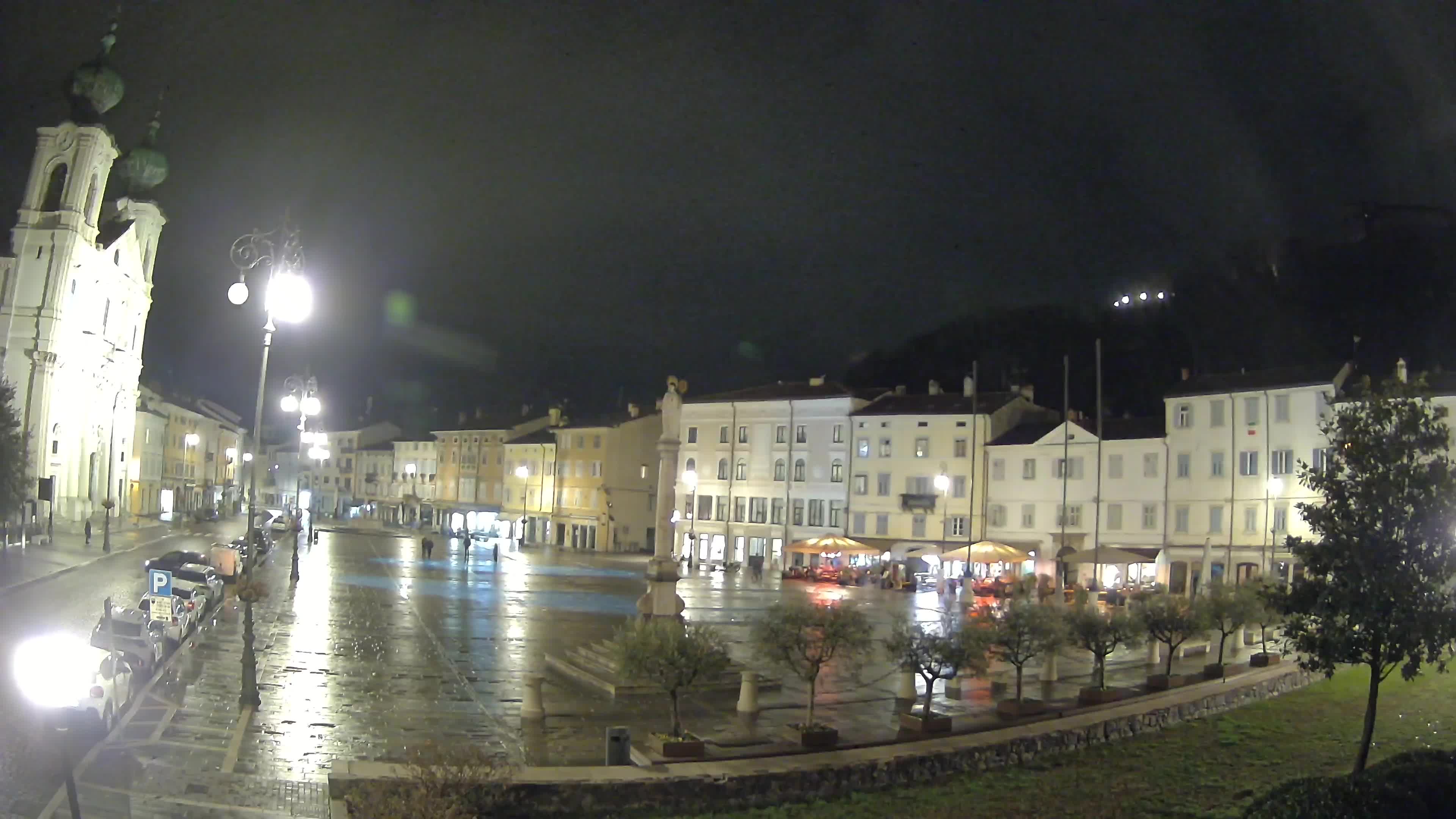 Gorizia Piazza della Vittoria e chiesa di S. Ignazio