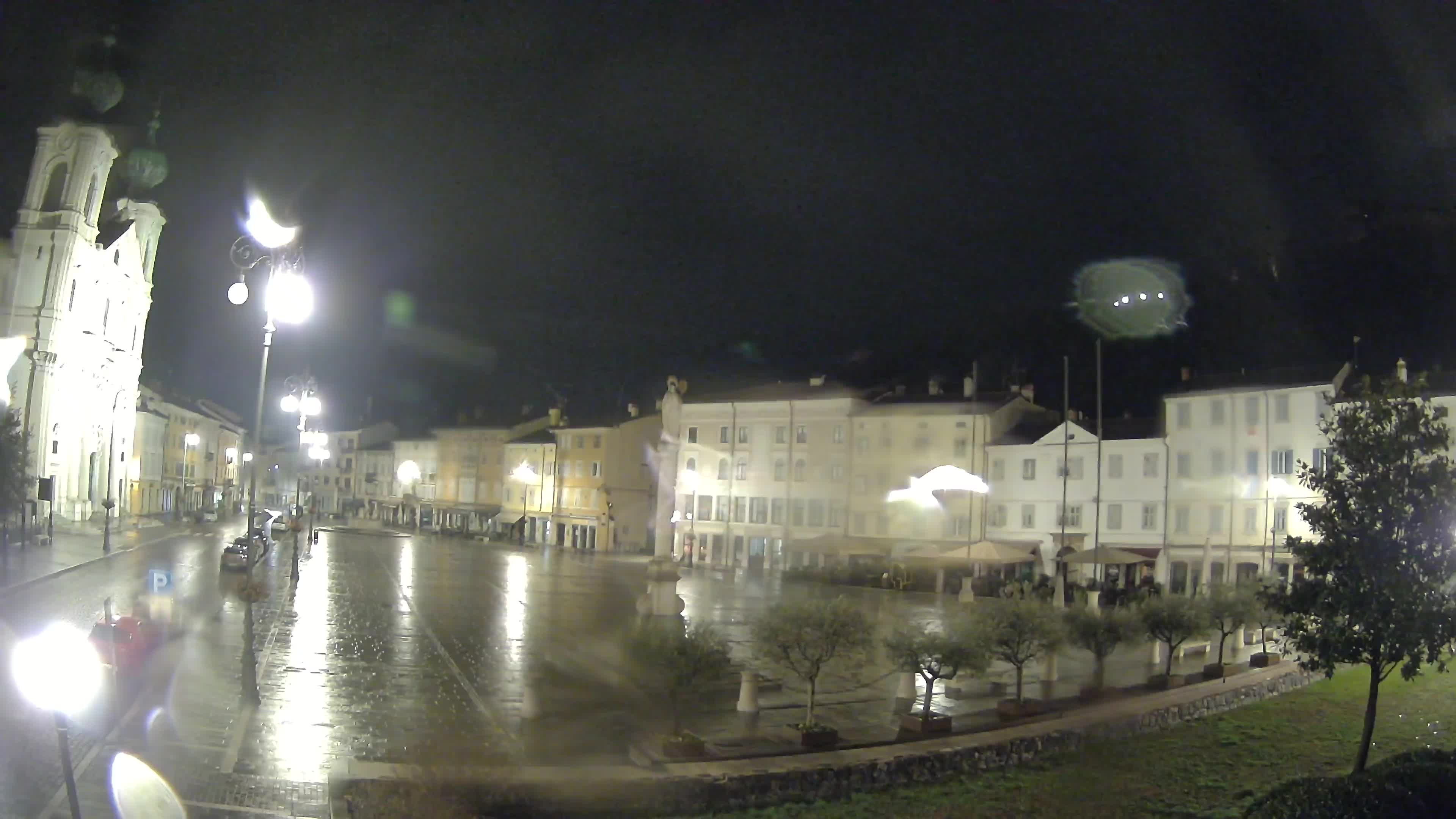 Gorizia Piazza della Vittoria e chiesa di S. Ignazio