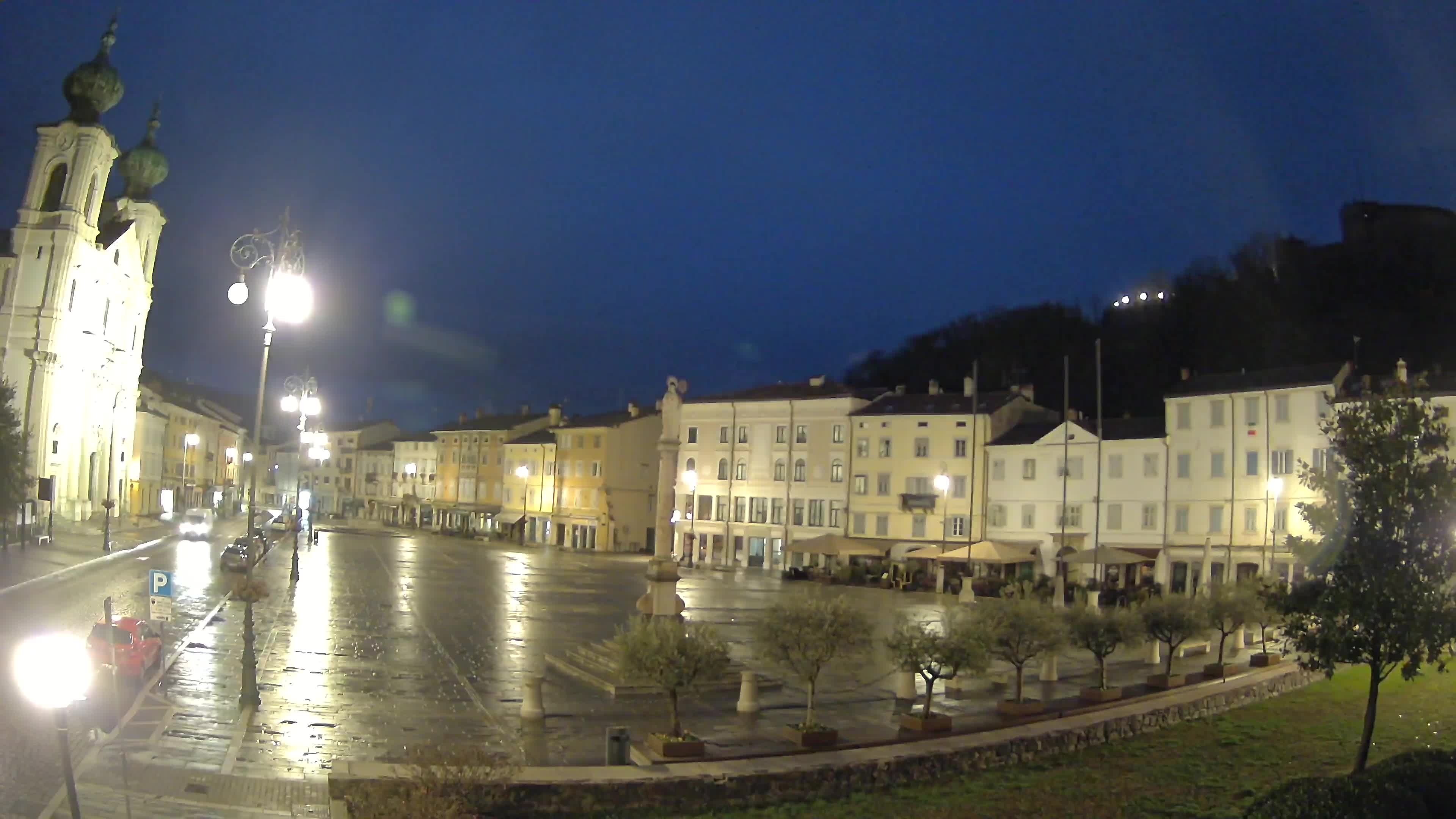 Kamera Gorica Travnik in cerkev sv. Ignacija