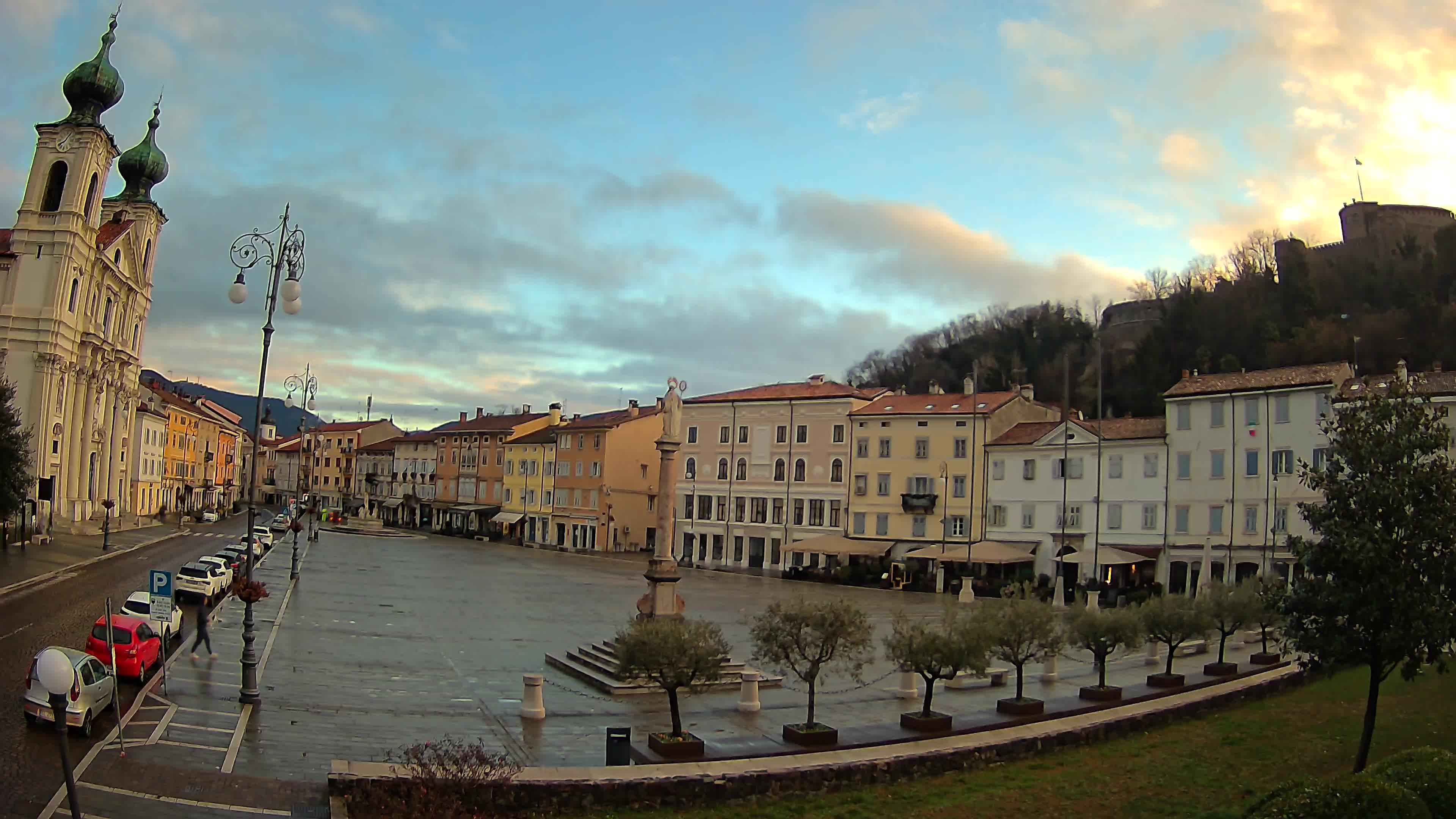 Gorizia – Plaza Vittoria – iglesia de San Pedro. Ignacio
