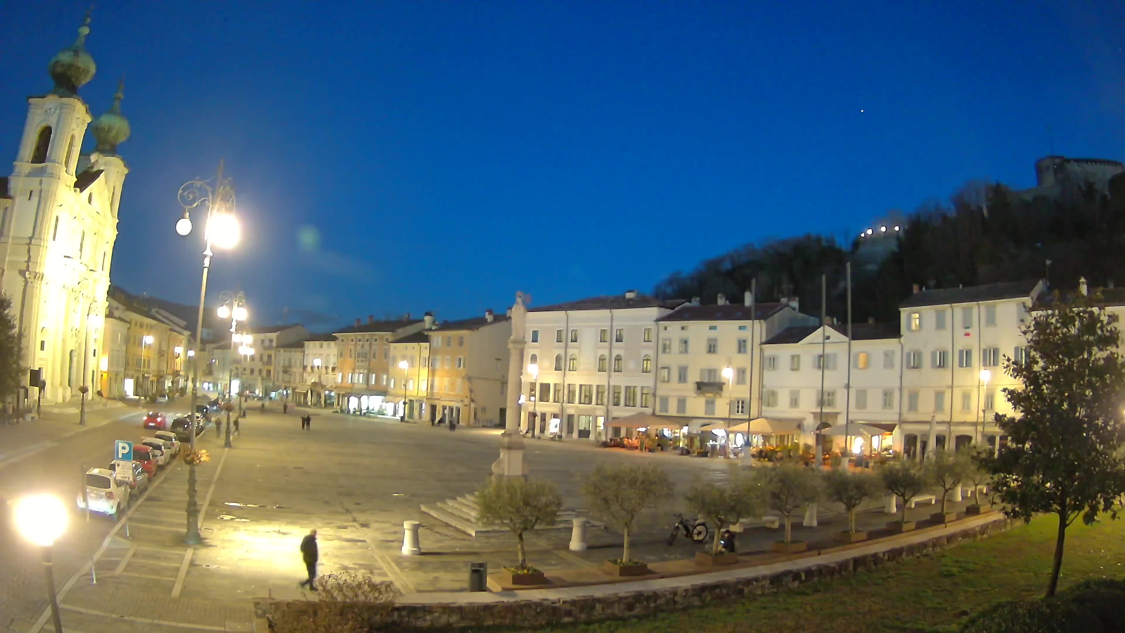 Gorizia Piazza della Vittoria e chiesa di S. Ignazio