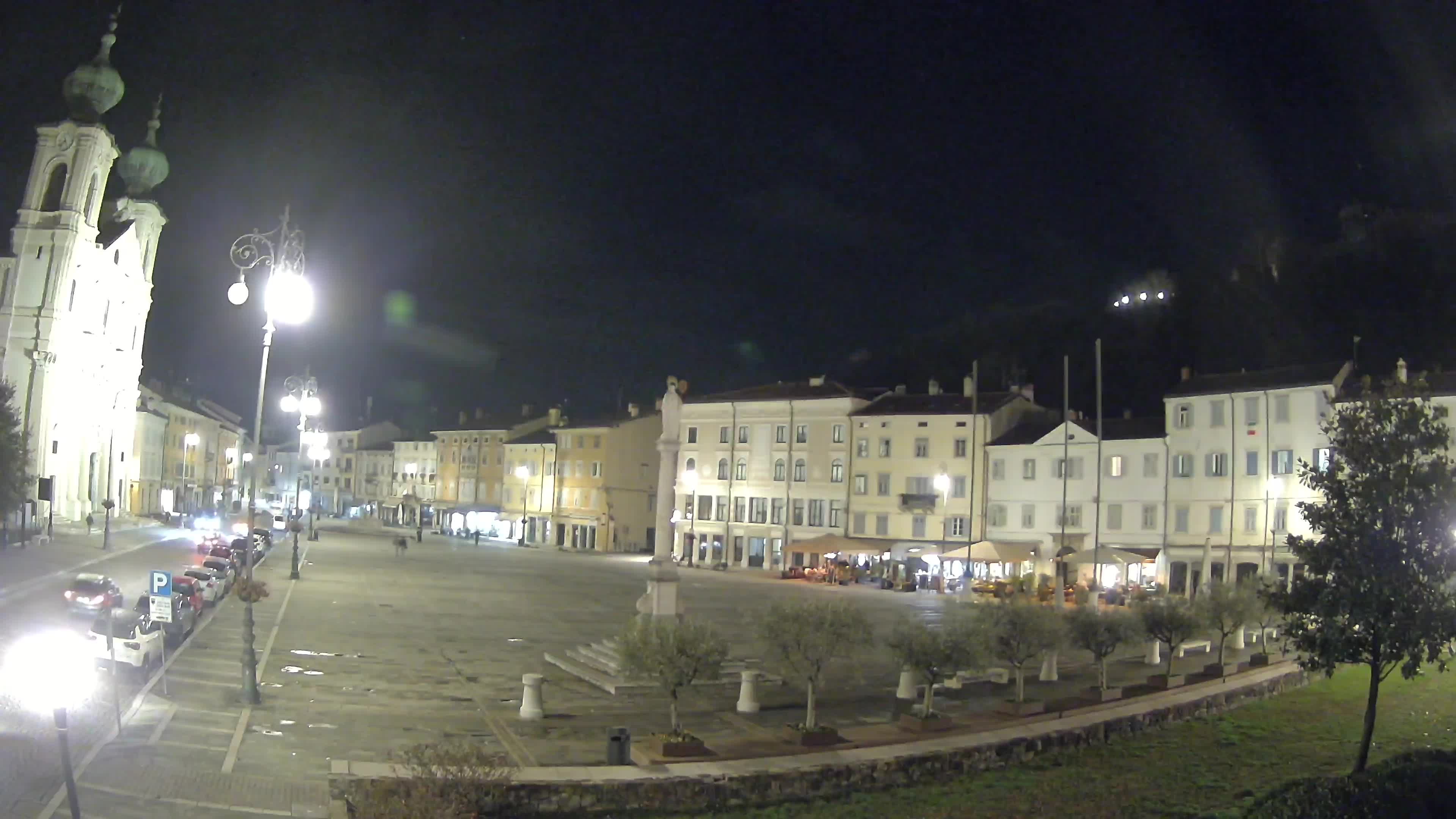 Gorizia Piazza della Vittoria e chiesa di S. Ignazio