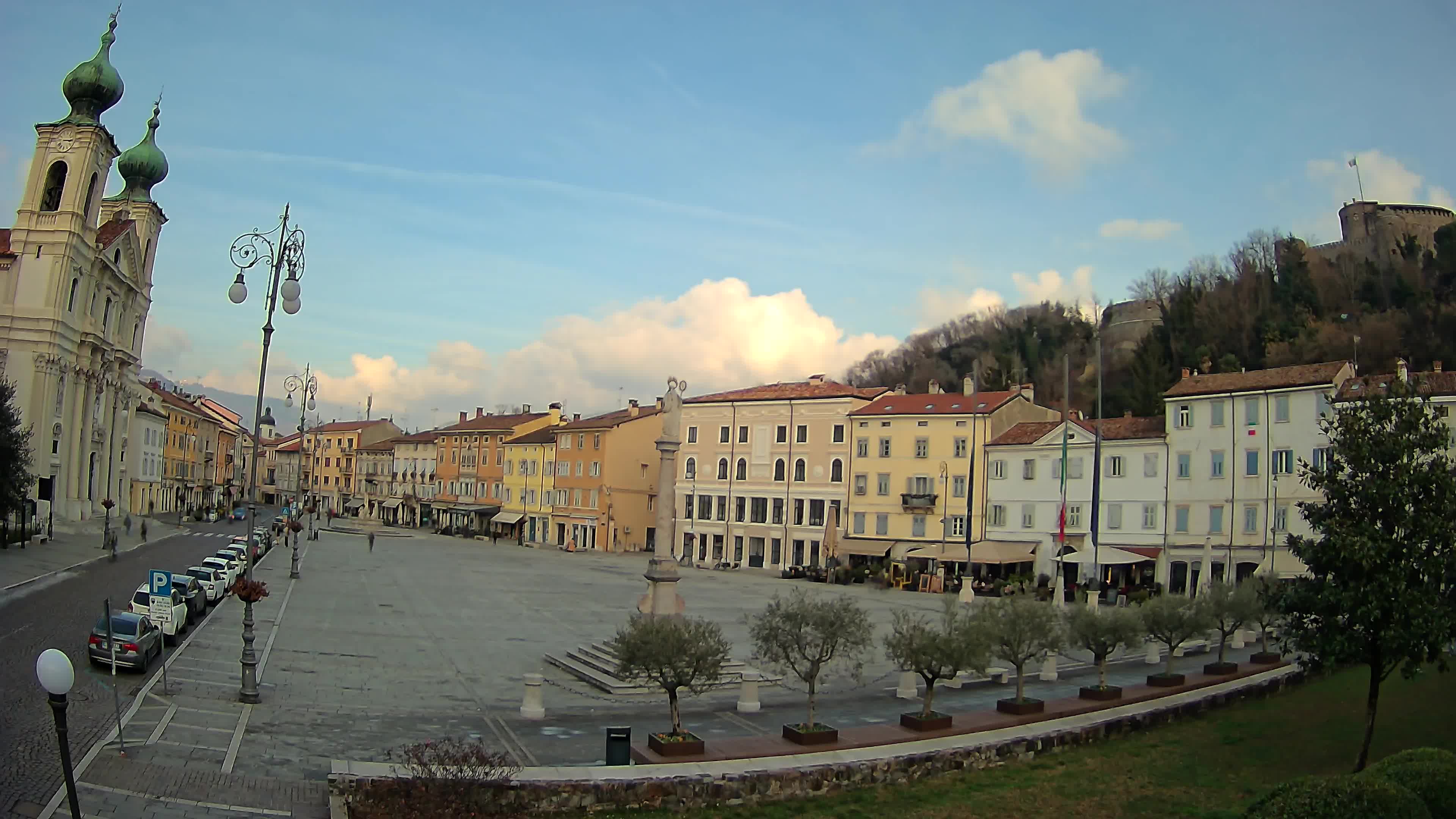 Gorizia Piazza della Vittoria e chiesa di S. Ignazio