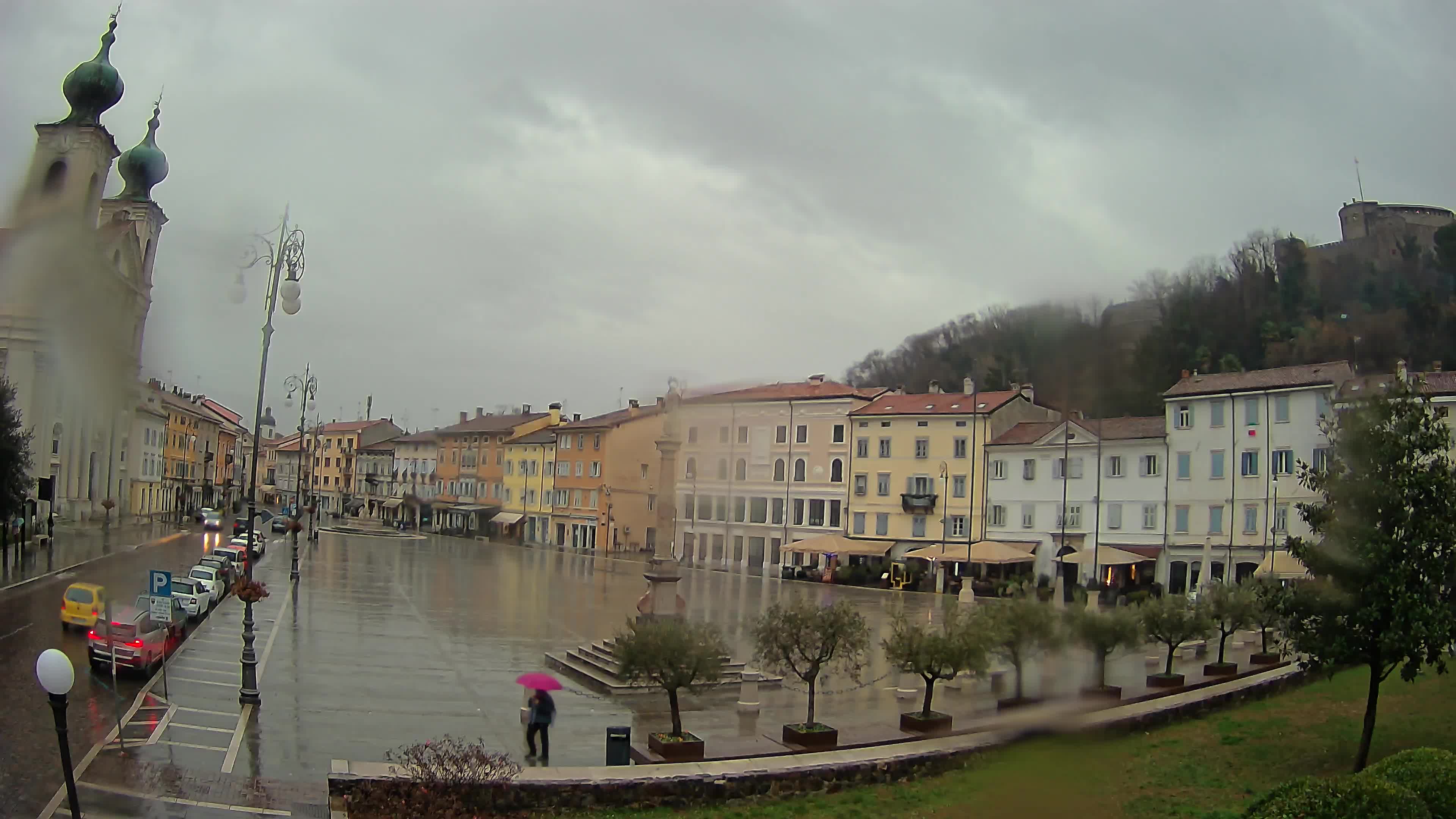 Gorizia Piazza della Vittoria e chiesa di S. Ignazio