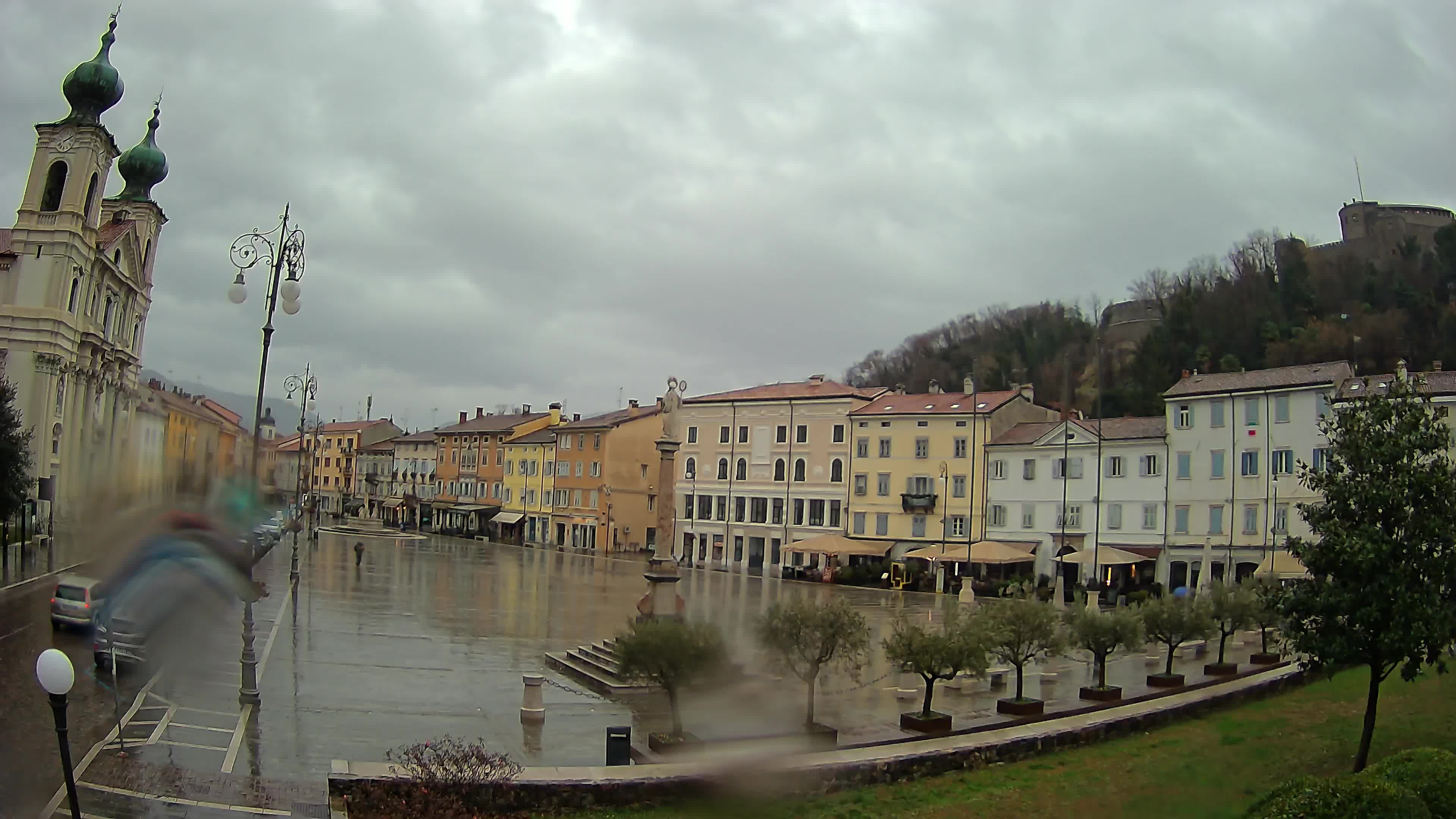 Gorizia Piazza della Vittoria e chiesa di S. Ignazio