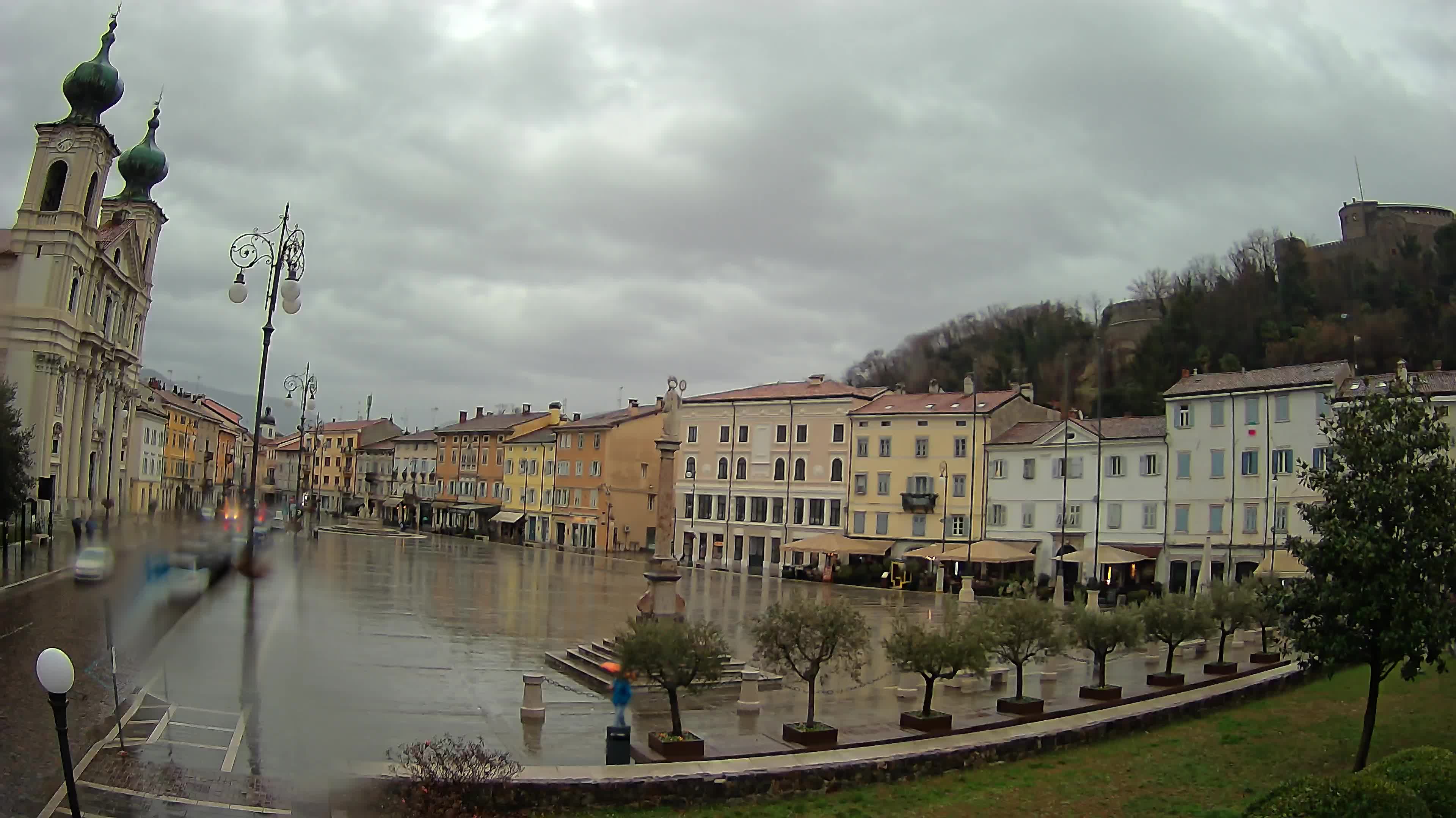 Gorizia Piazza della Vittoria e chiesa di S. Ignazio