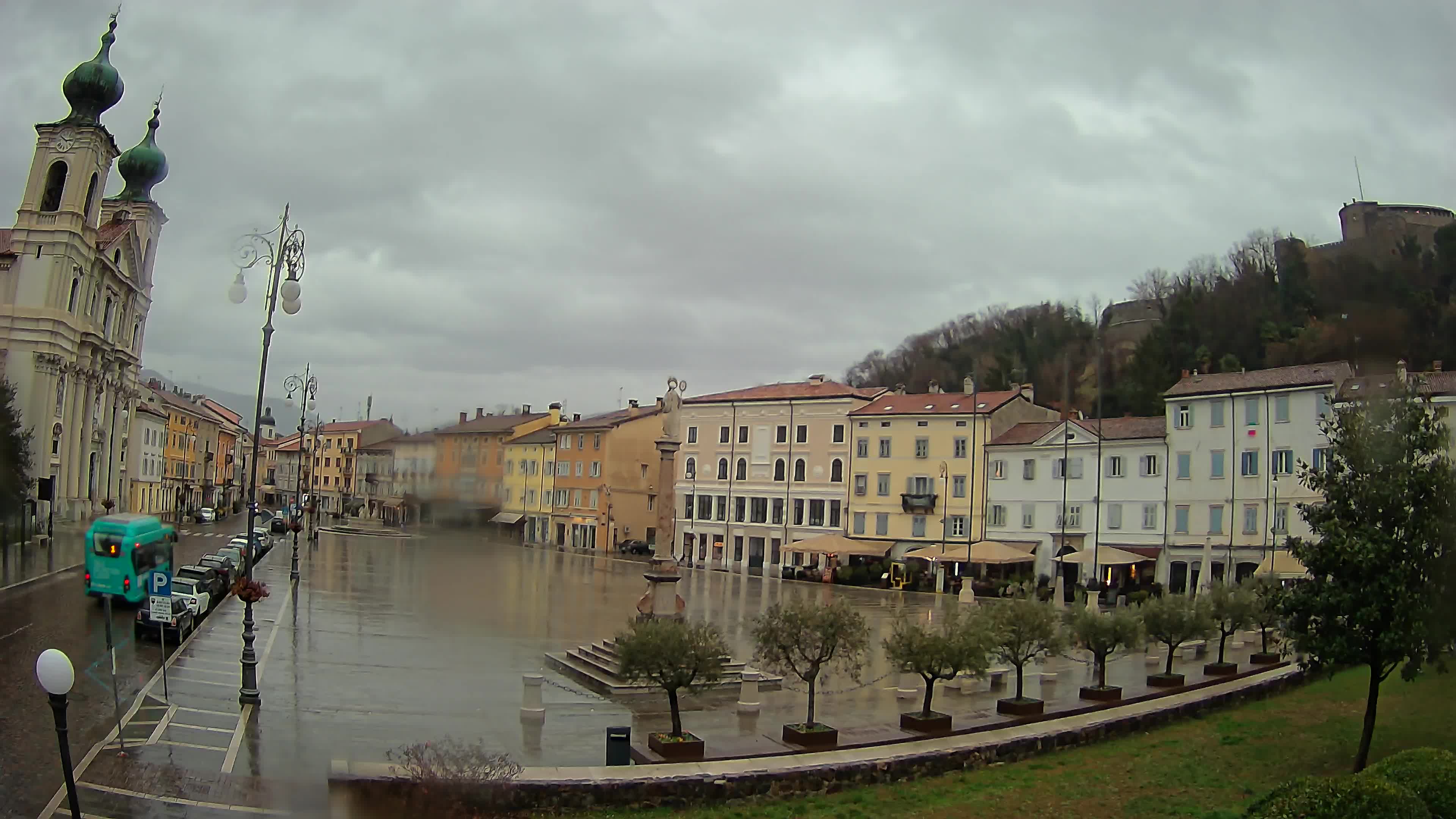 Gorizia Piazza della Vittoria e chiesa di S. Ignazio