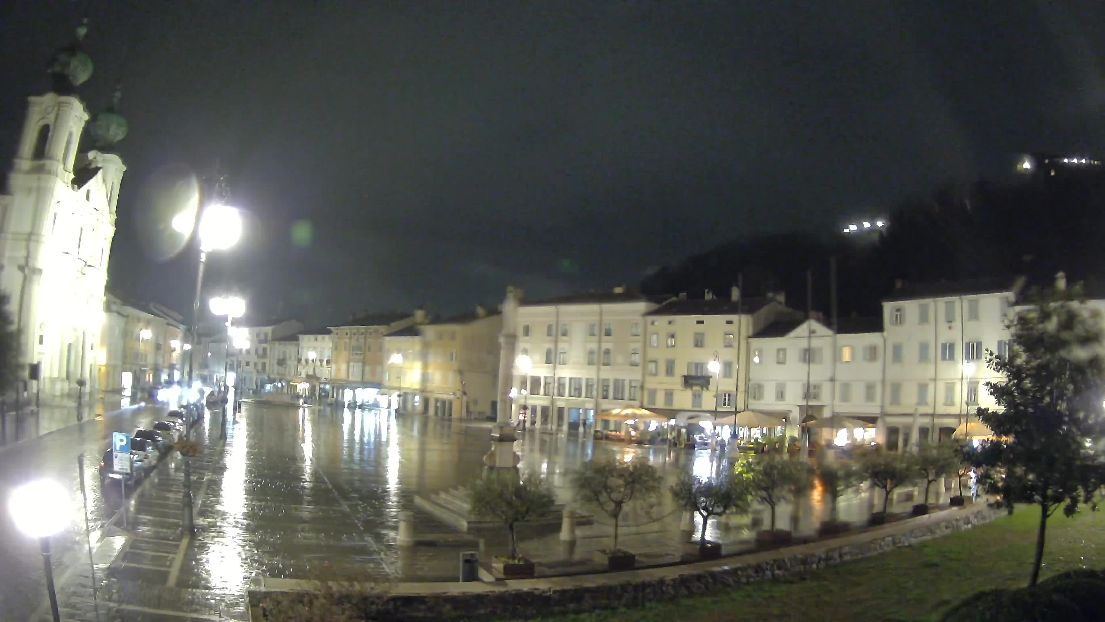 Gorizia Piazza della Vittoria e chiesa di S. Ignazio