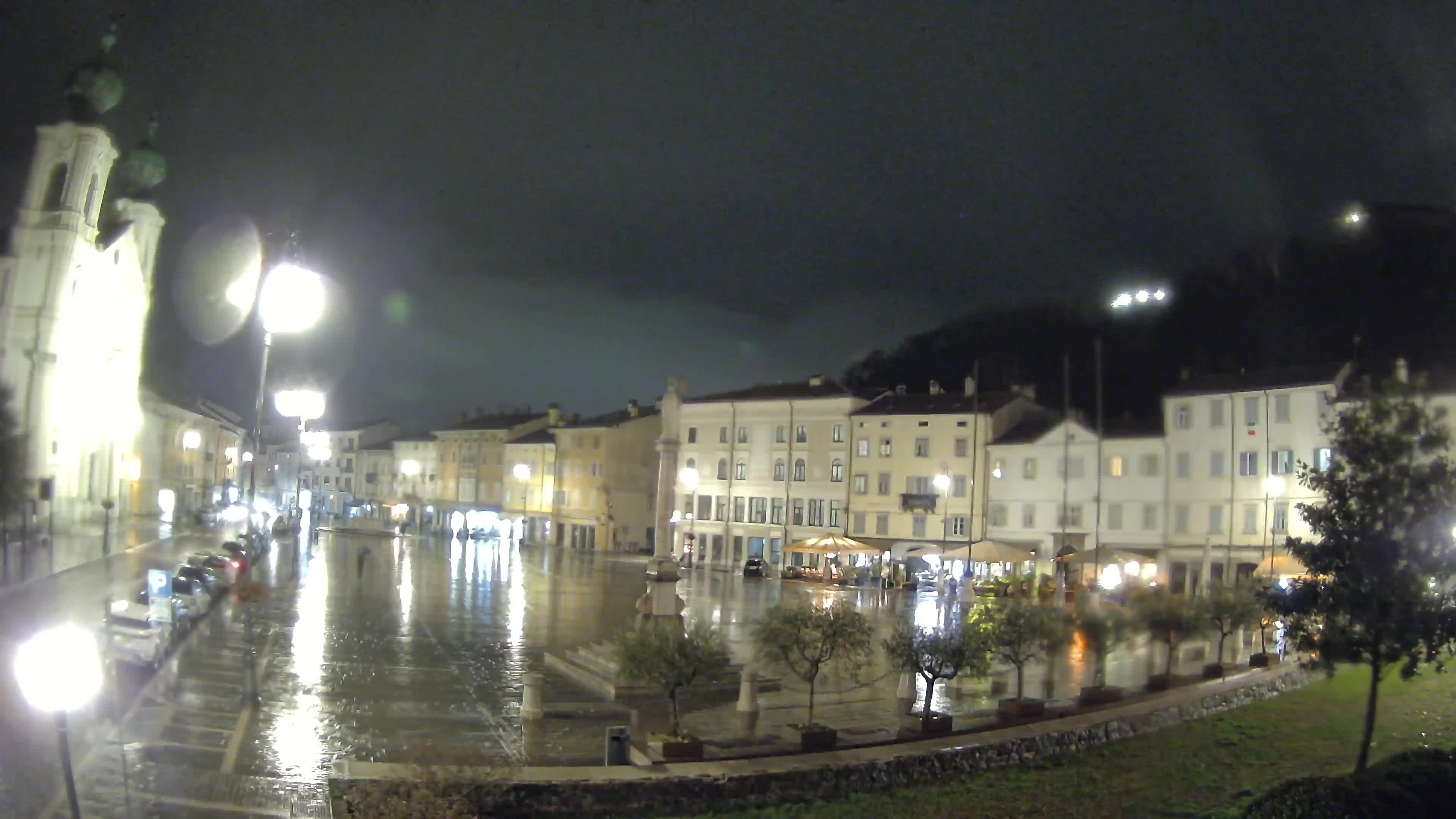 Gorizia – Plaza Vittoria – iglesia de San Pedro. Ignacio