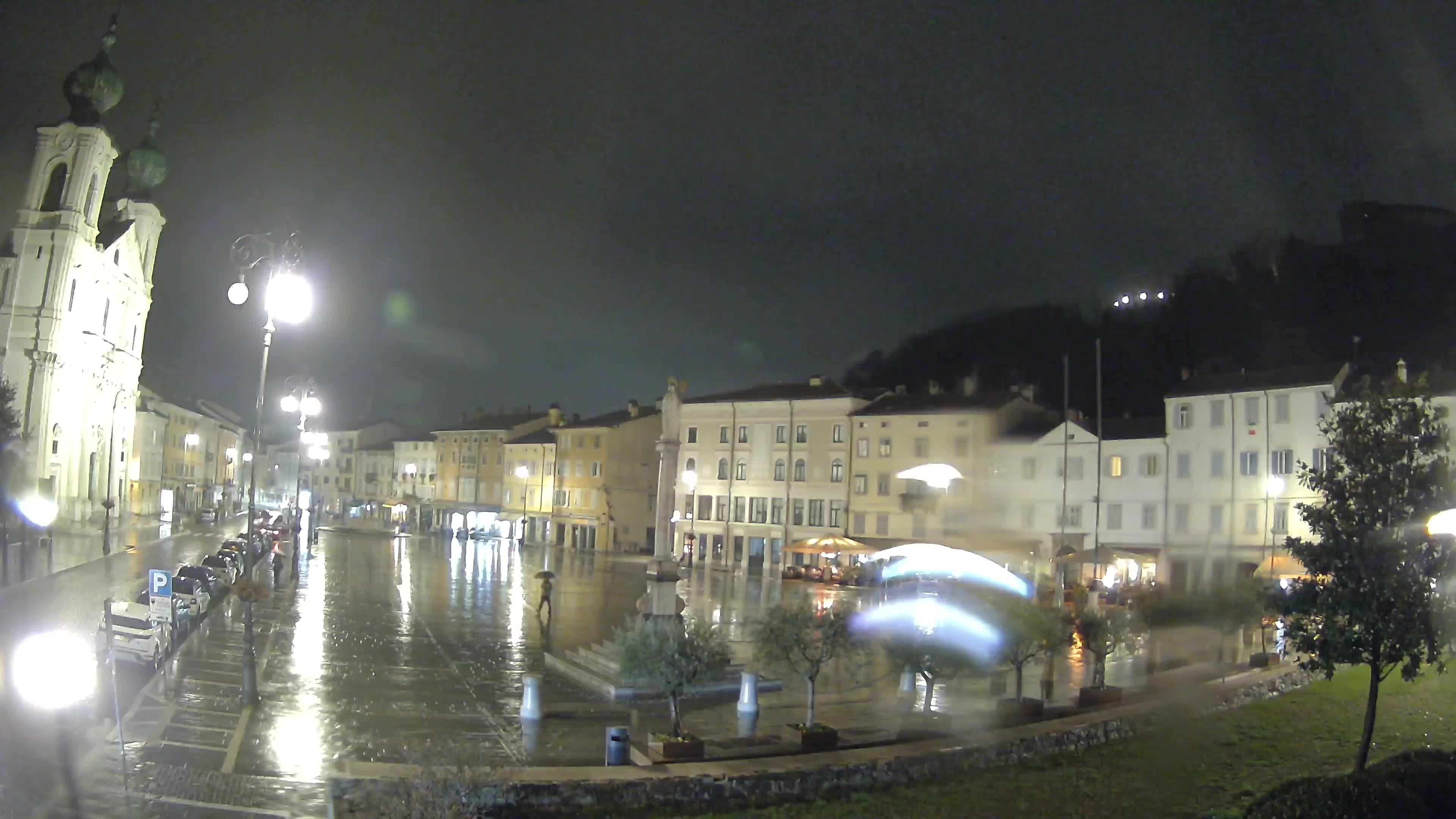 Gorizia Piazza della Vittoria e chiesa di S. Ignazio