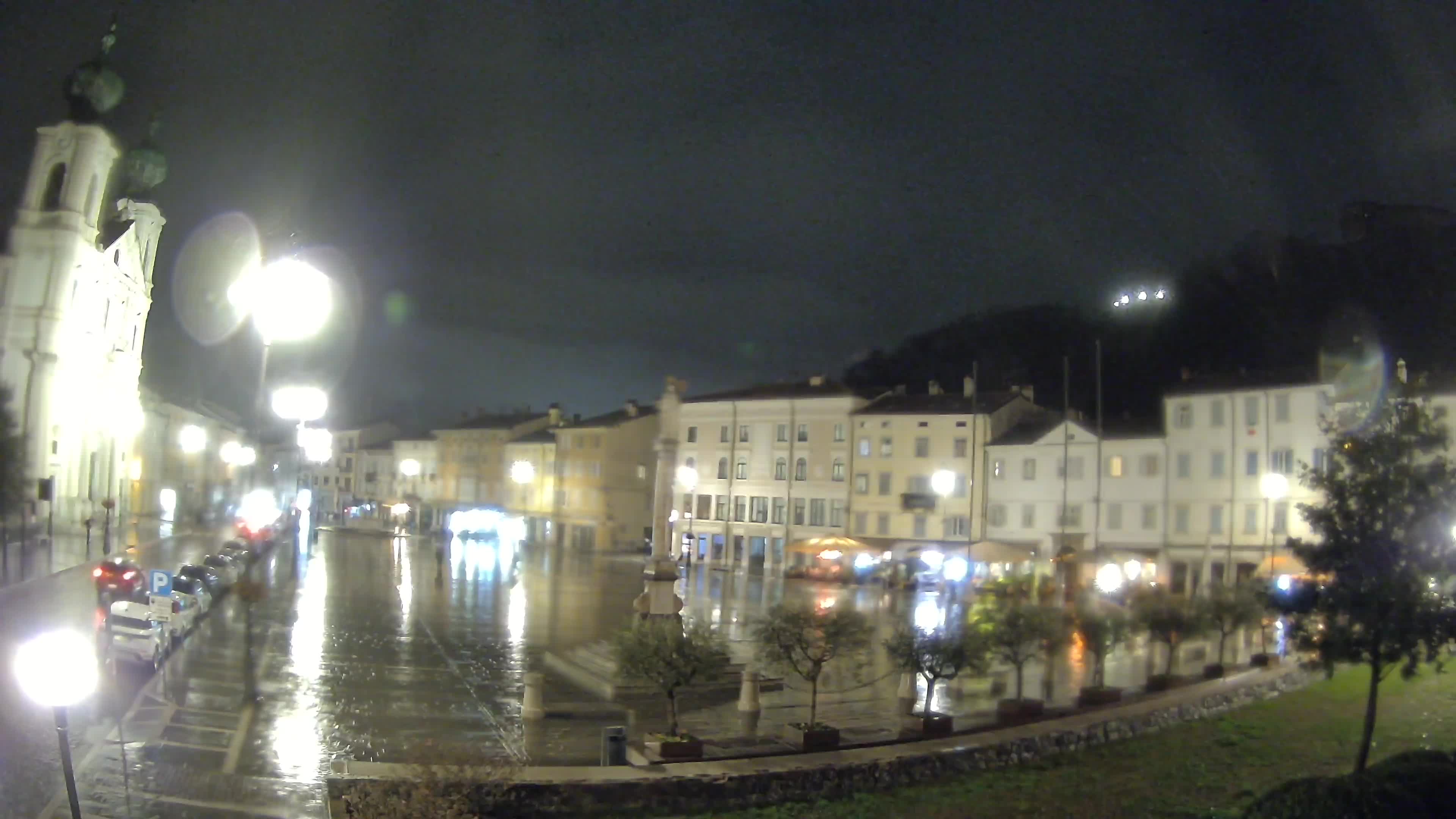 Kamera Gorica Travnik in cerkev sv. Ignacija