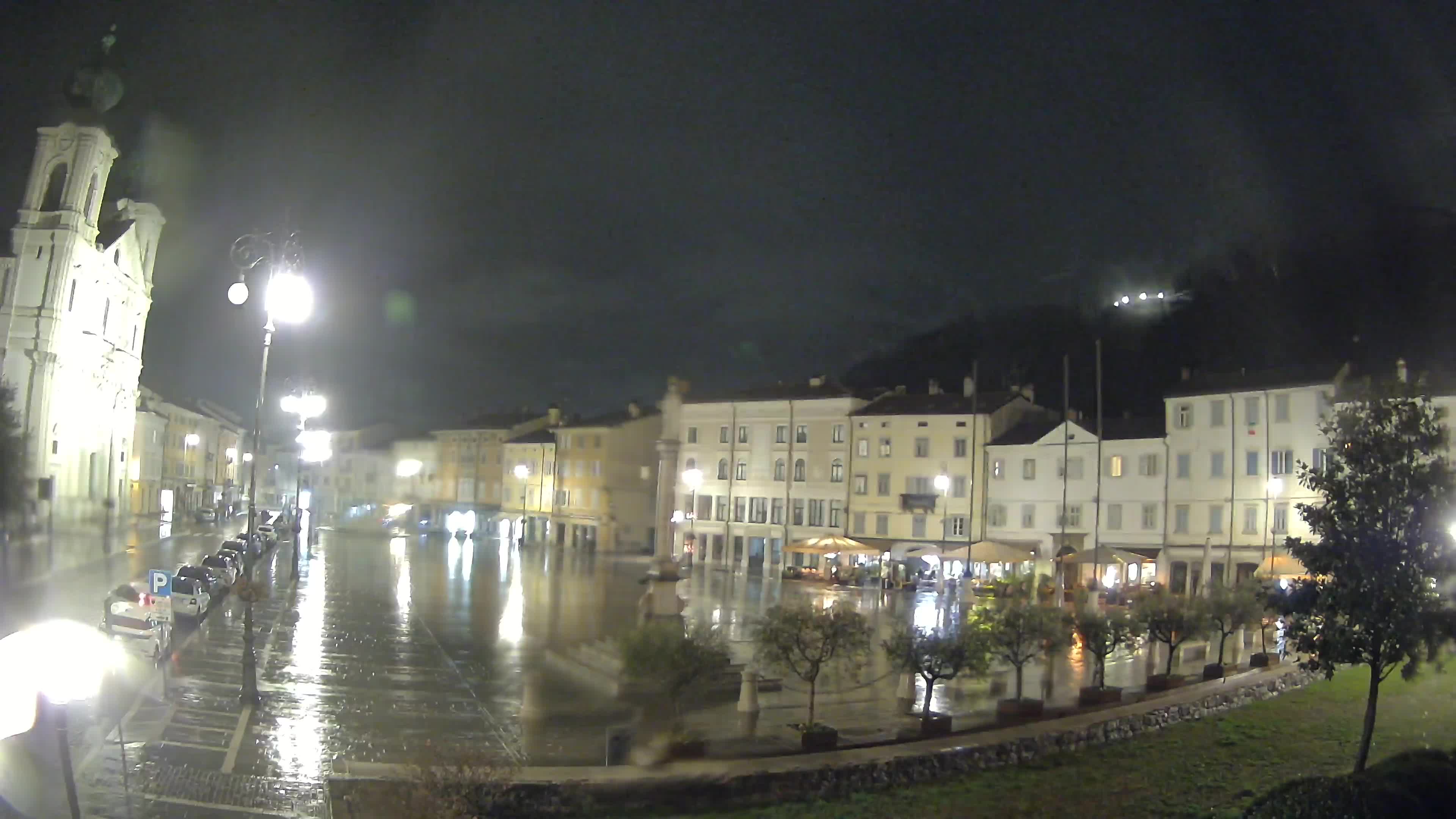 Gorizia Piazza della Vittoria e chiesa di S. Ignazio