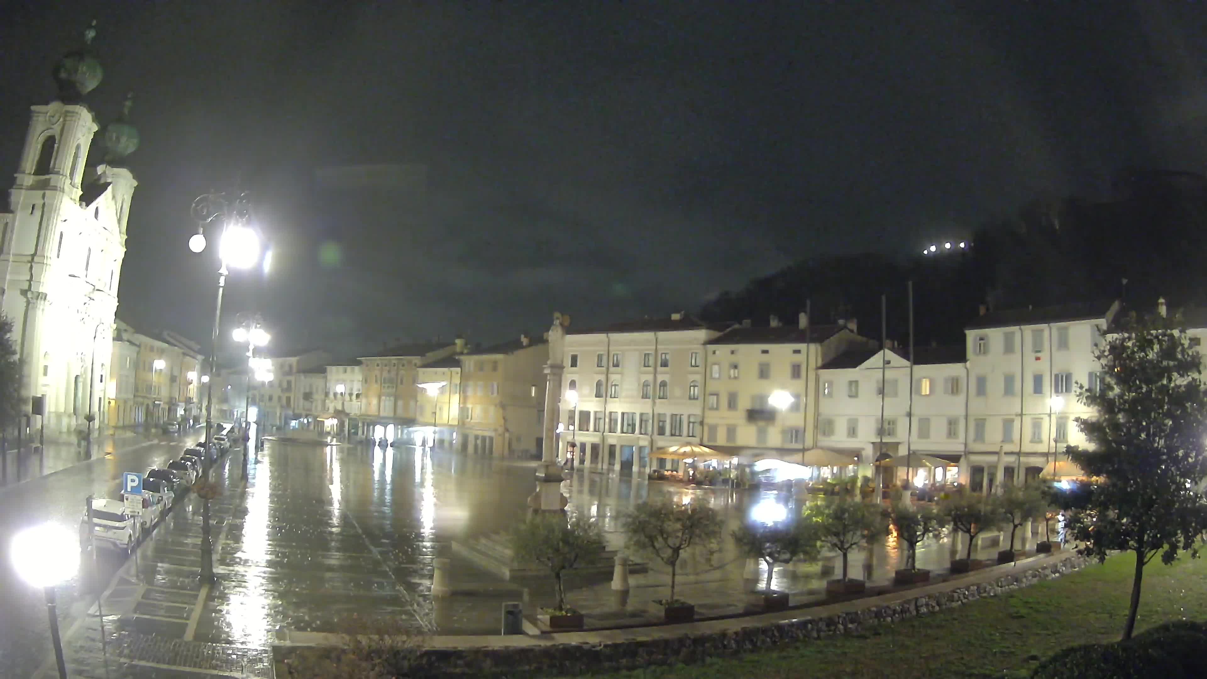 Gorizia Piazza della Vittoria e chiesa di S. Ignazio