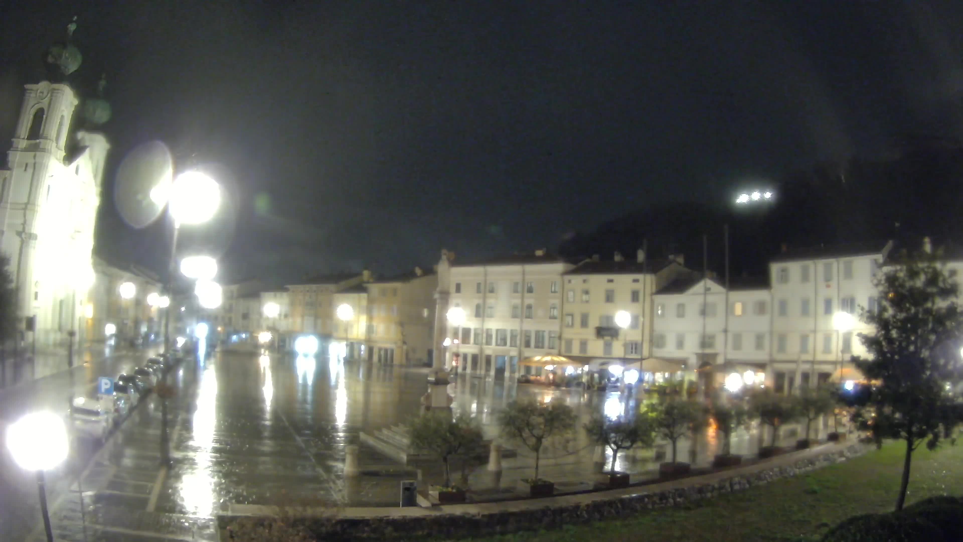 Kamera Gorica Travnik in cerkev sv. Ignacija