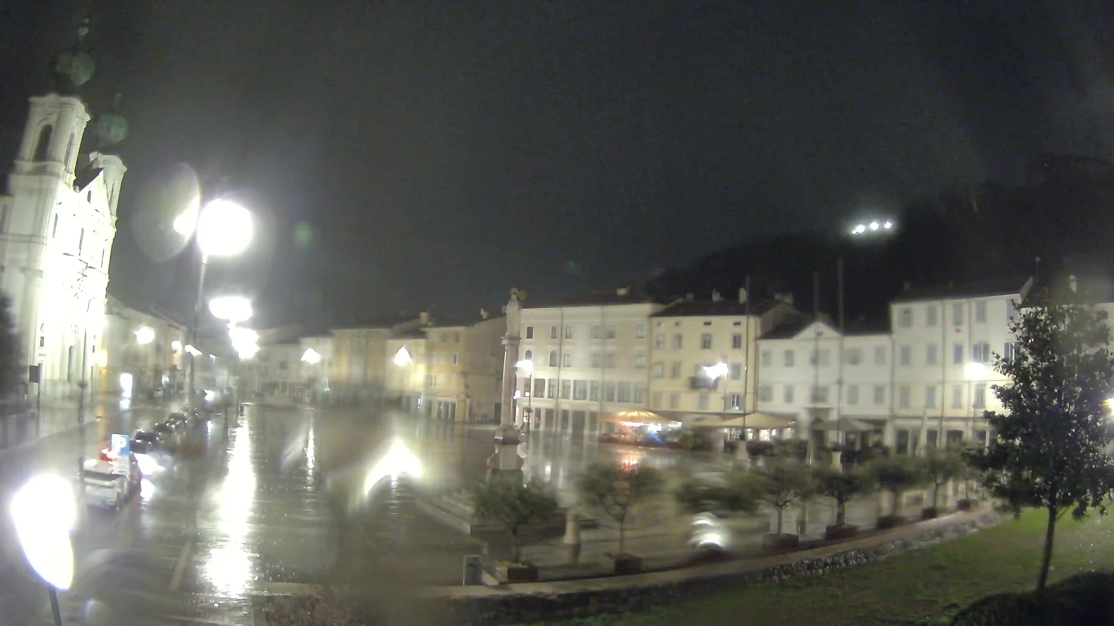 Gorizia – Plaza Vittoria – iglesia de San Pedro. Ignacio