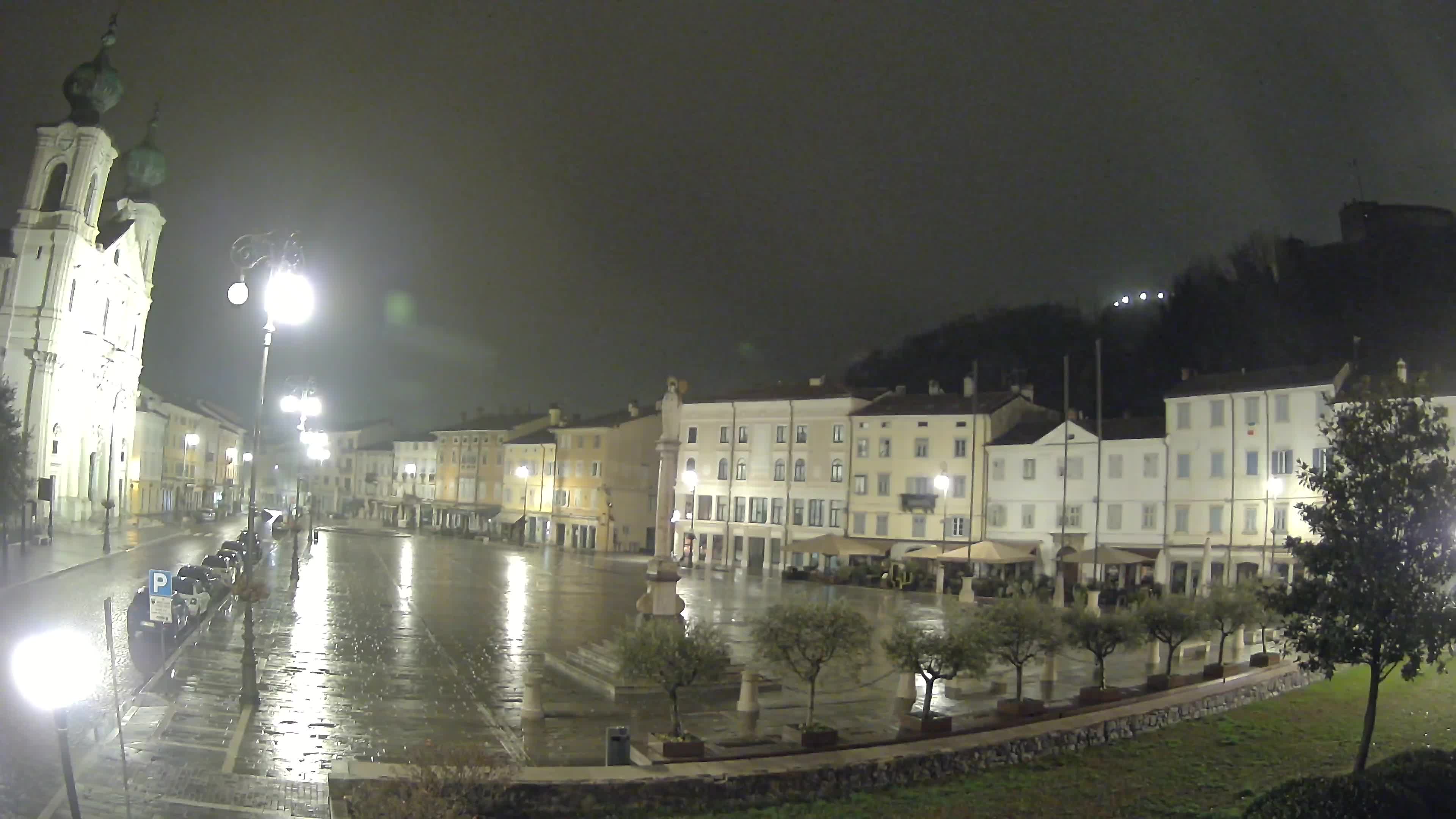Gorizia Piazza della Vittoria e chiesa di S. Ignazio