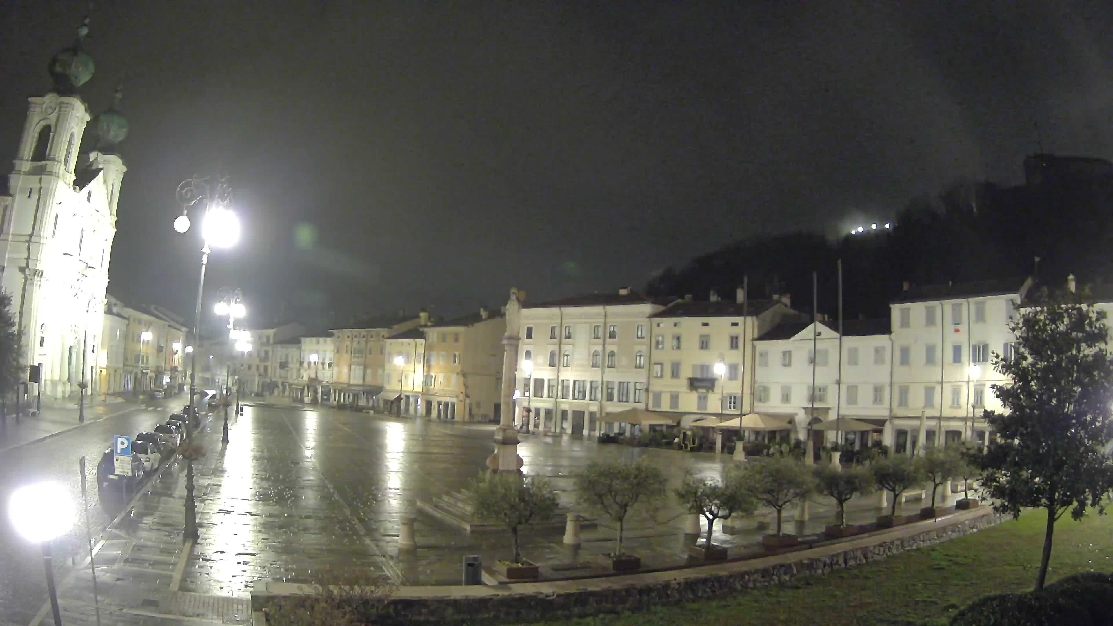 Gorizia Piazza della Vittoria e chiesa di S. Ignazio