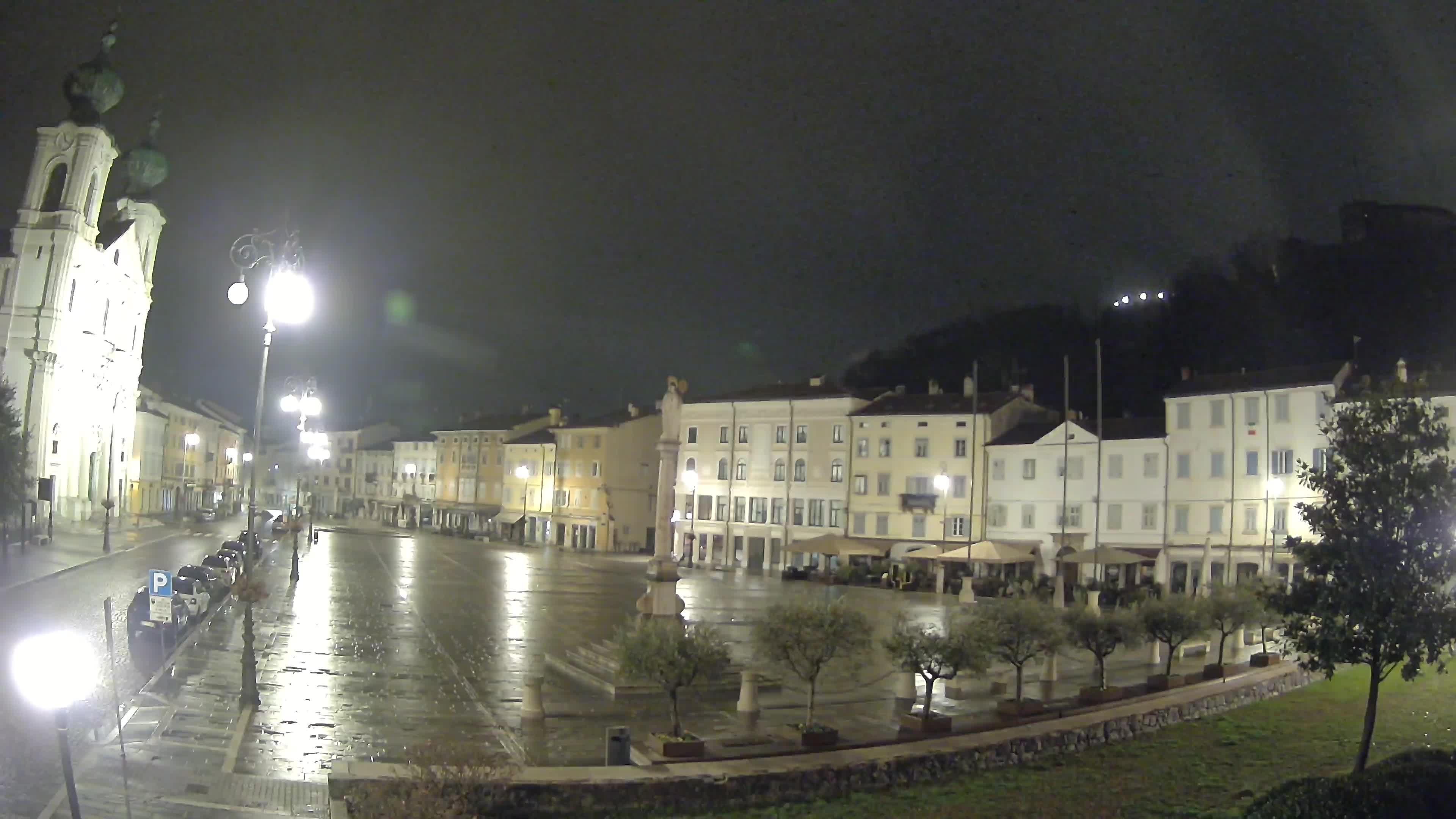 Gorizia Piazza della Vittoria e chiesa di S. Ignazio