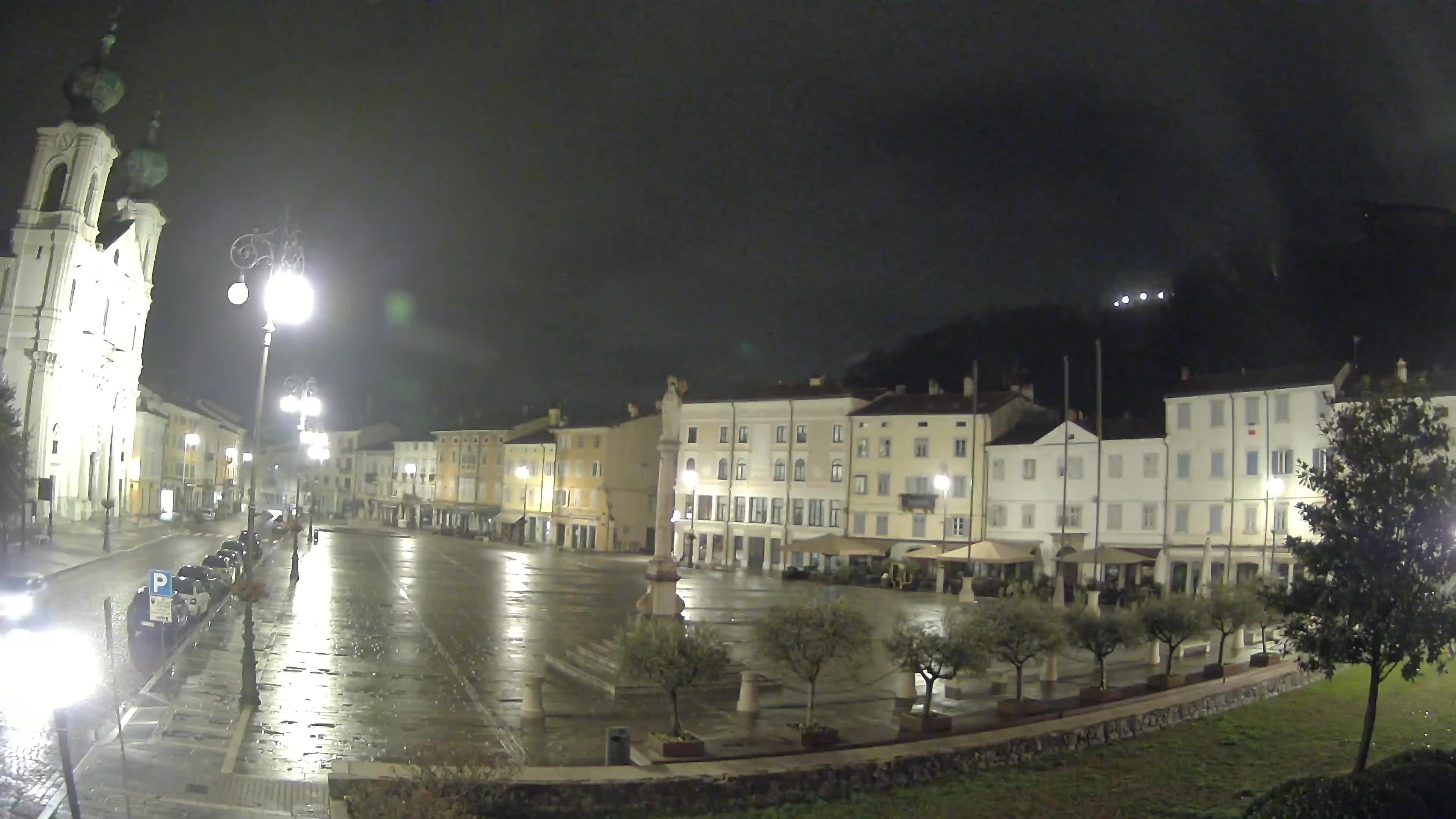 Kamera Gorica Travnik in cerkev sv. Ignacija