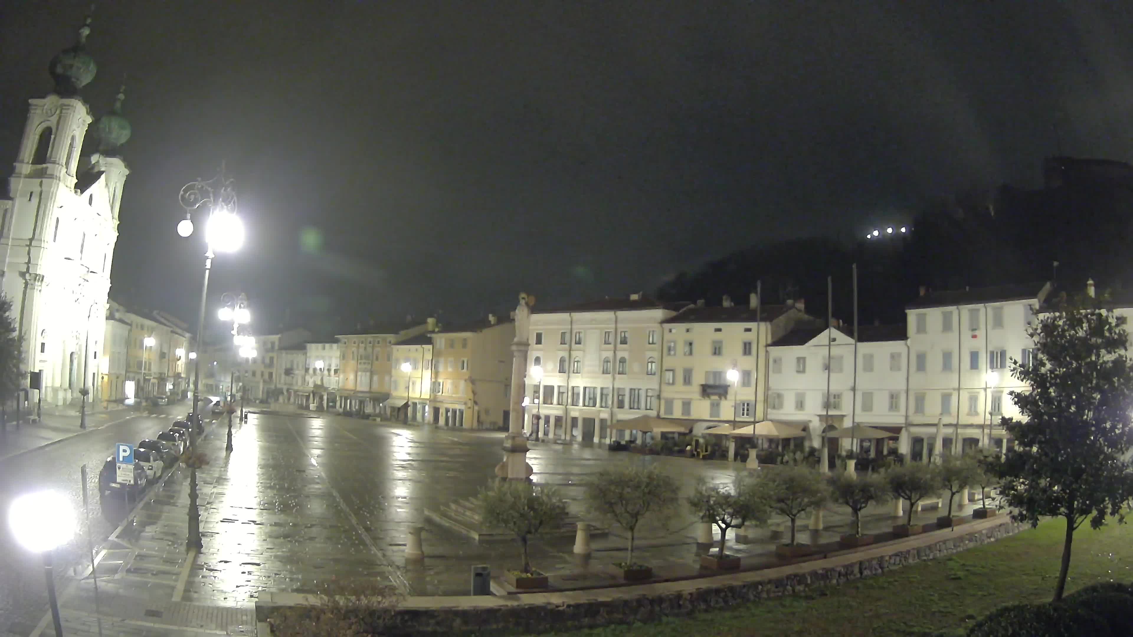 Kamera Gorica Travnik in cerkev sv. Ignacija