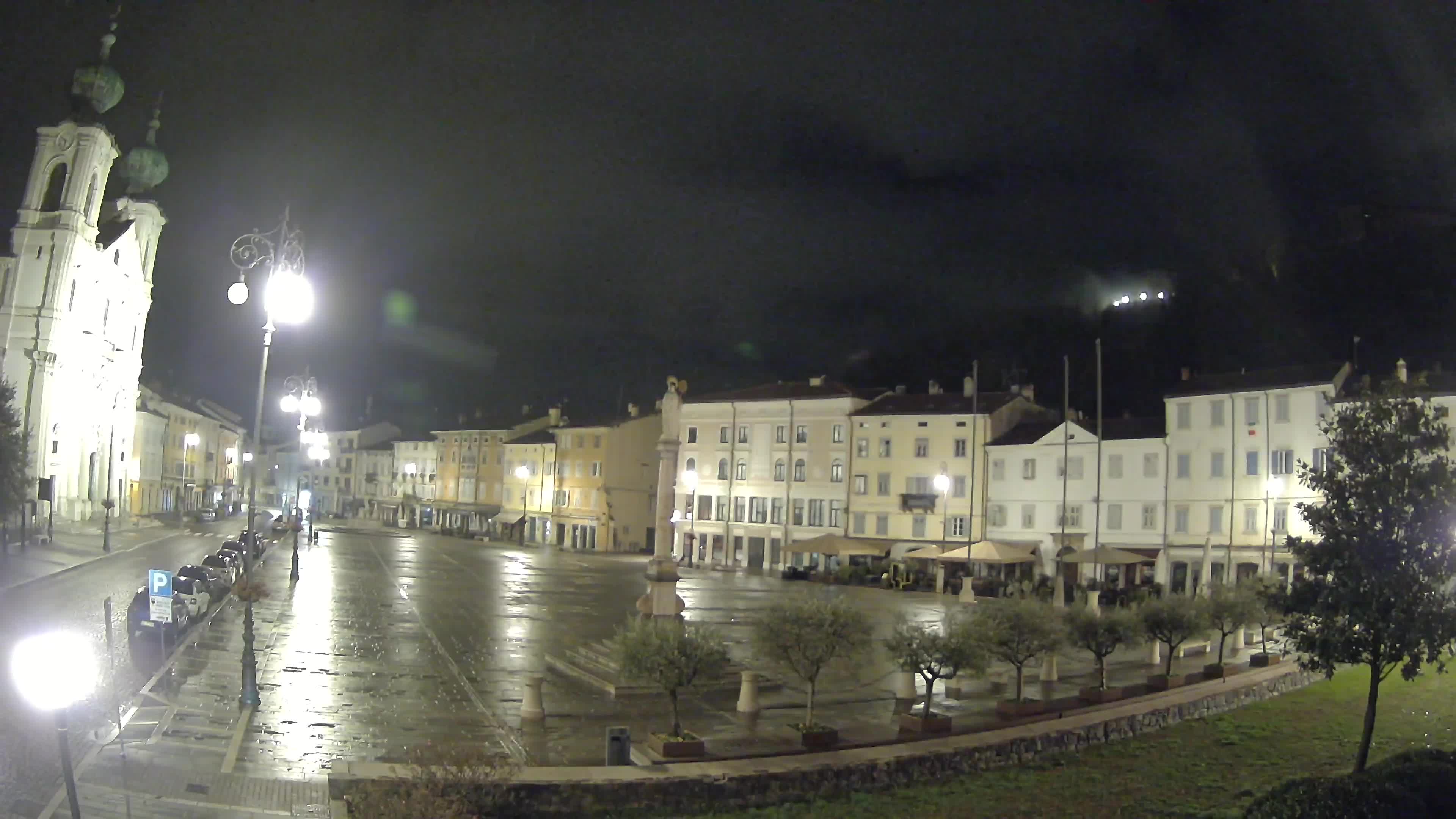 Gorizia Piazza della Vittoria e chiesa di S. Ignazio