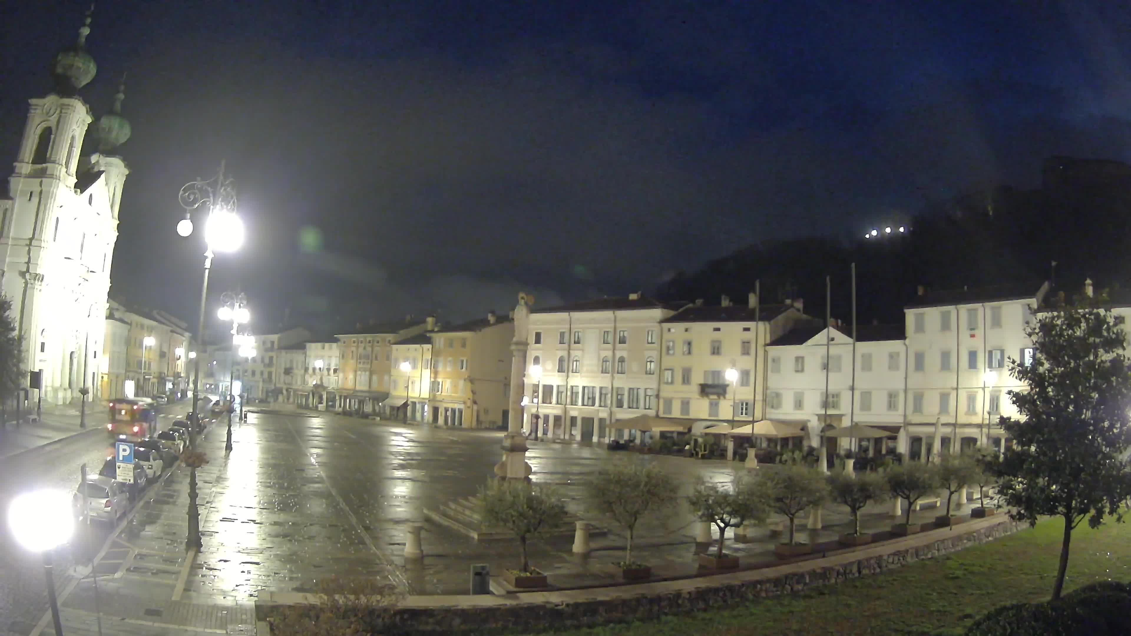 Gorizia – Plaza Vittoria – iglesia de San Pedro. Ignacio