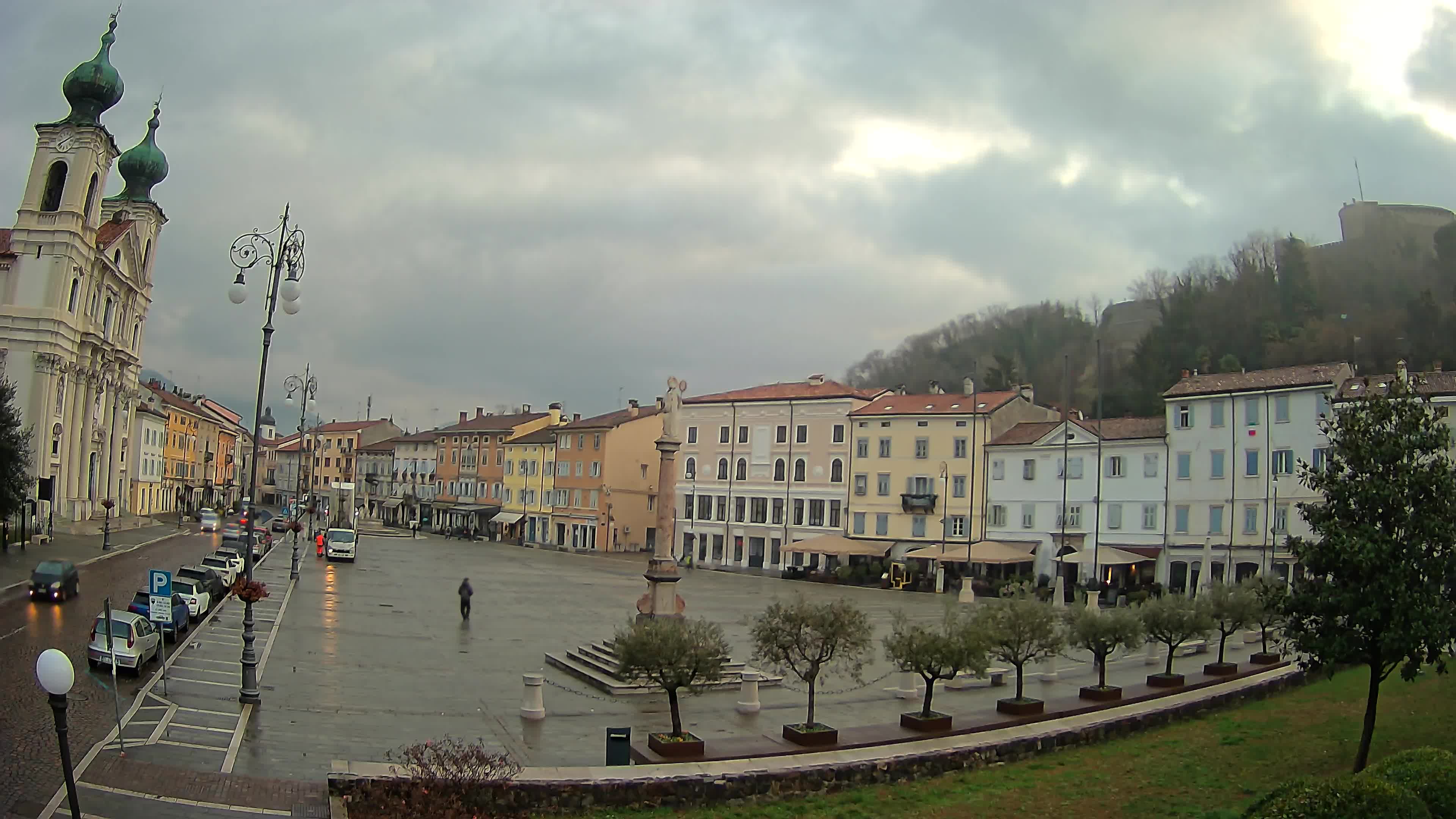 Gorizia – Plaza Vittoria – iglesia de San Pedro. Ignacio